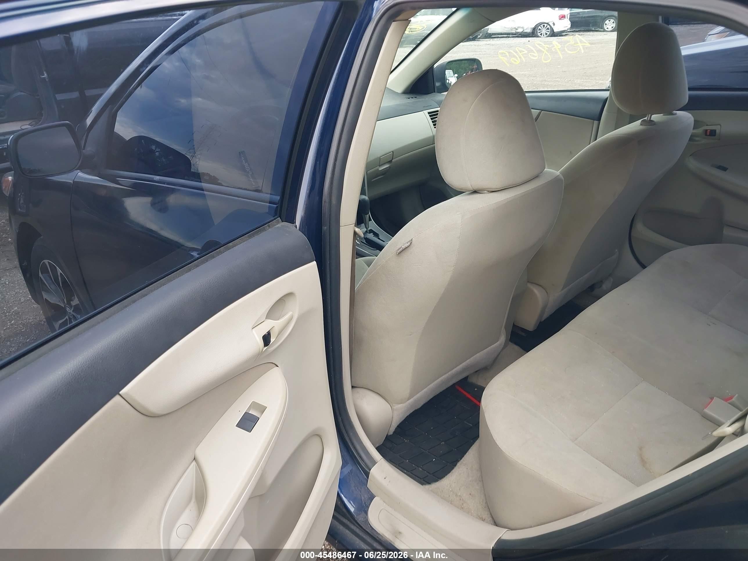 2013 Toyota Corolla L Dark Blue vin: 5YFBU4EE6DP189046
