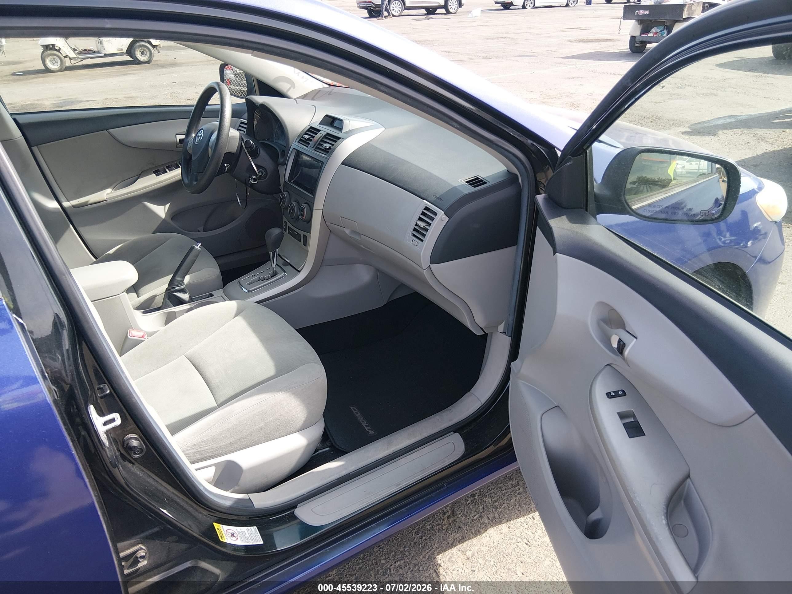2013 Toyota Corolla Le Purple vin: 5YFBU4EE6DP205570