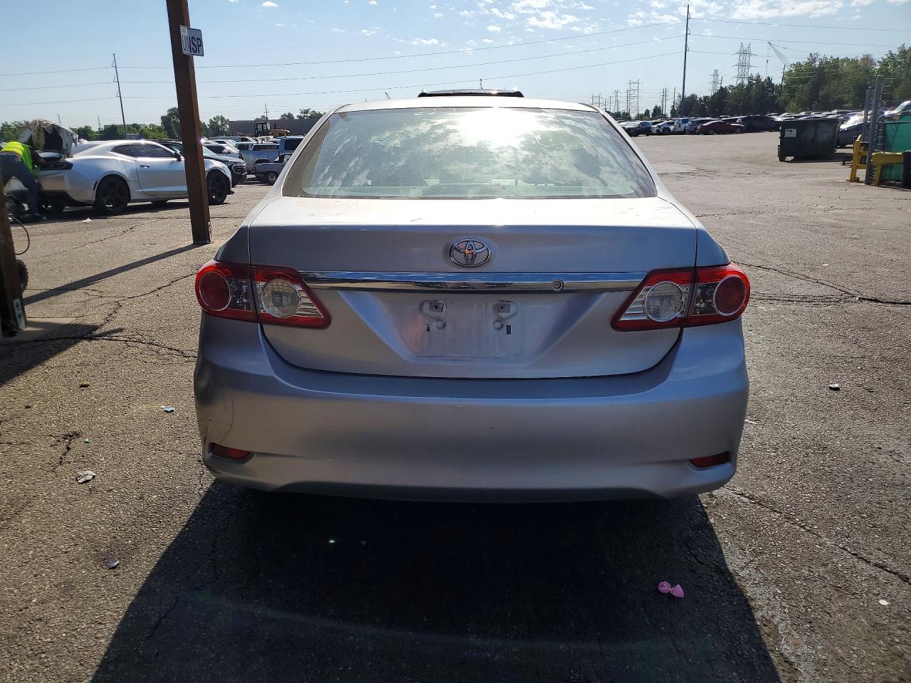 2013 Toyota Corolla Le Silver vin: 5YFBU4EE6DP219128