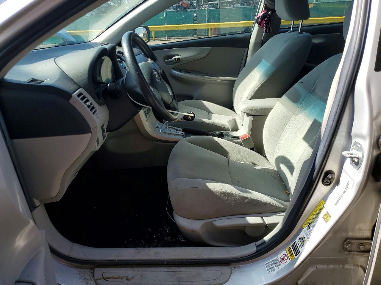 2013 Toyota Corolla Le Silver vin: 5YFBU4EE6DP219128