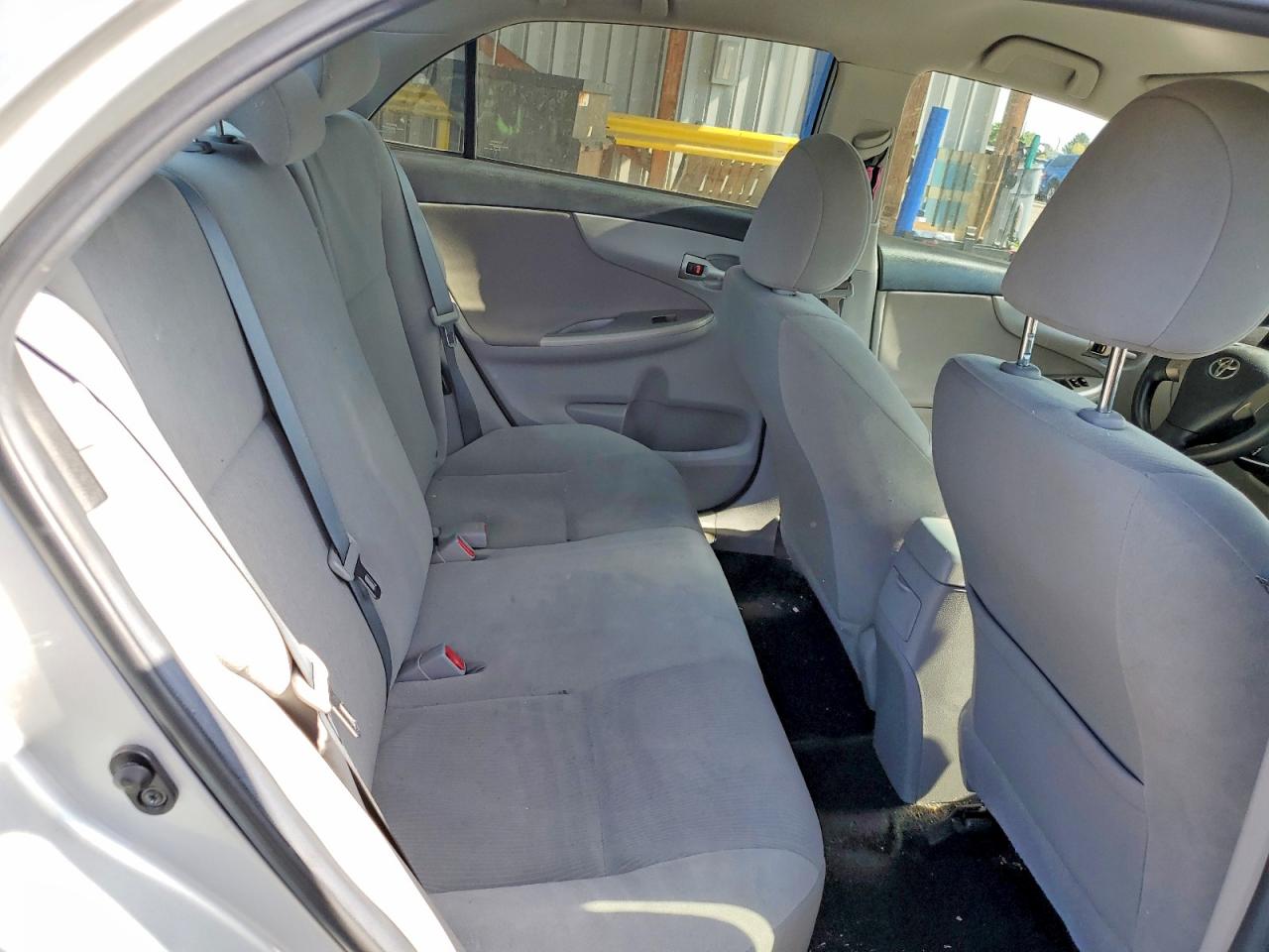 2013 Toyota Corolla Le Silver vin: 5YFBU4EE6DP219128