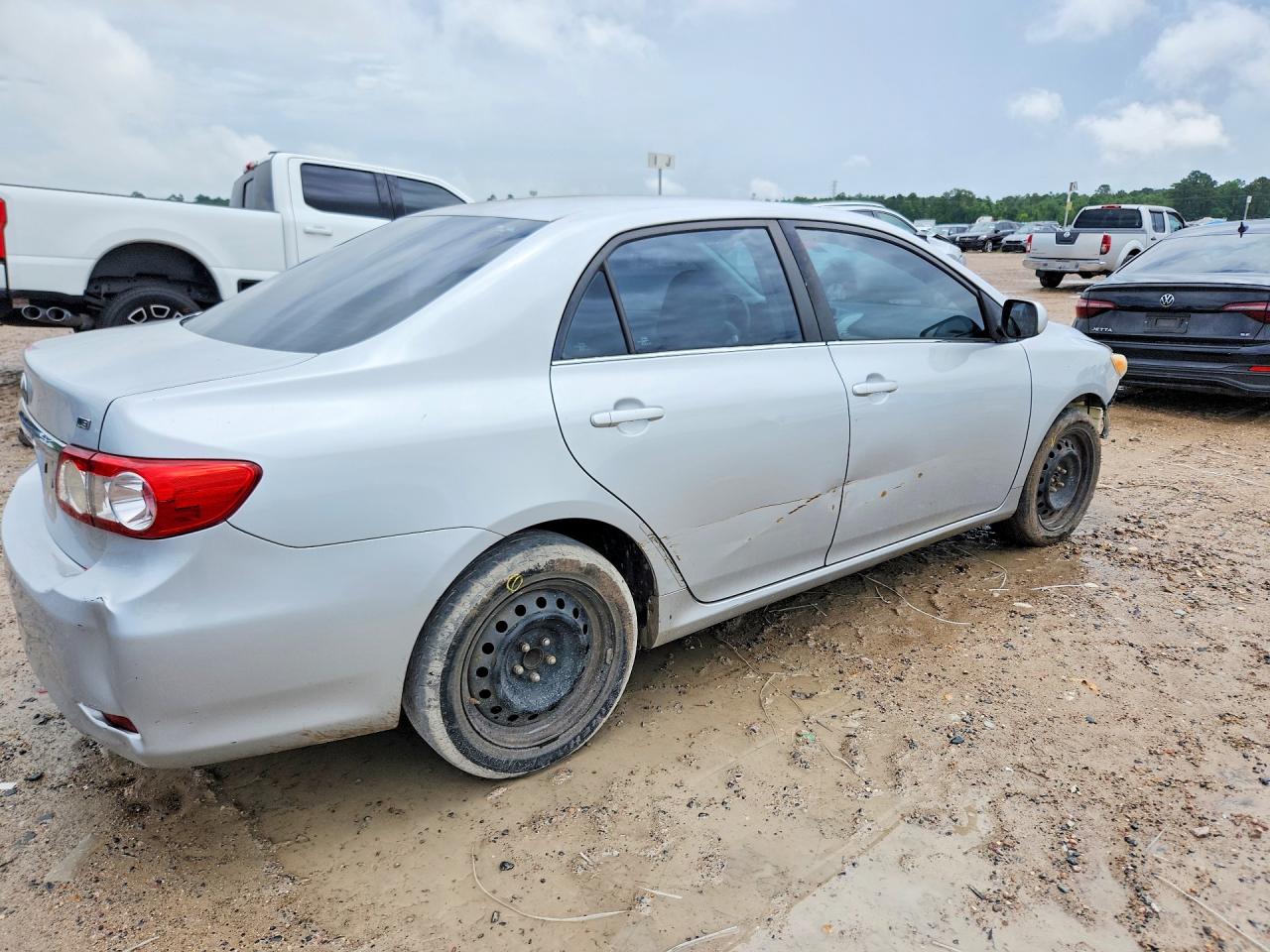 2013 Toyota Corolla Le Серебряный vin: 5YFBU4EE6DP221915