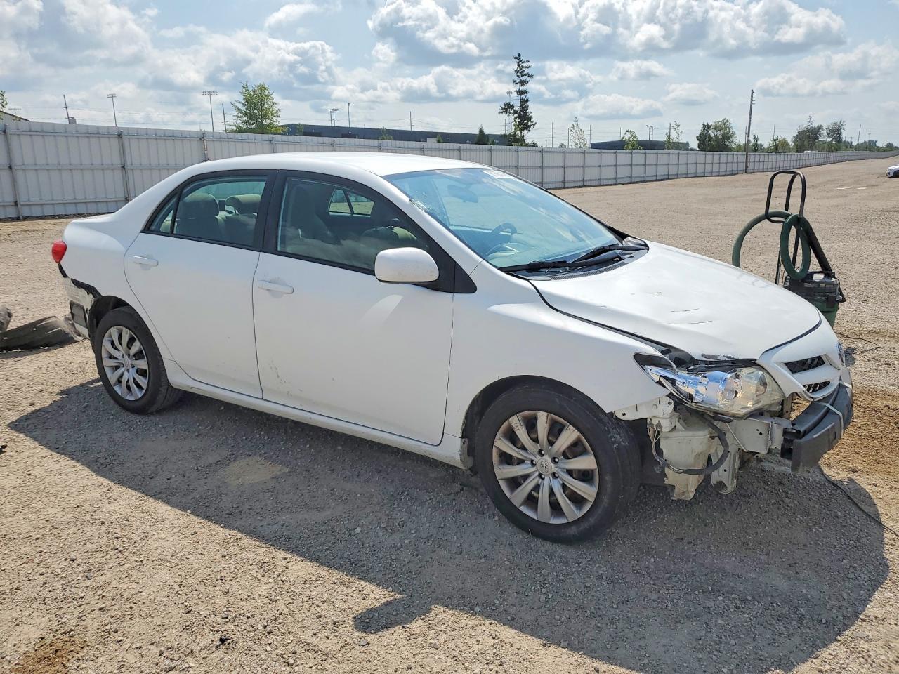 2012 Toyota Corolla Le Белый vin: 5YFBU4EE7CP005800