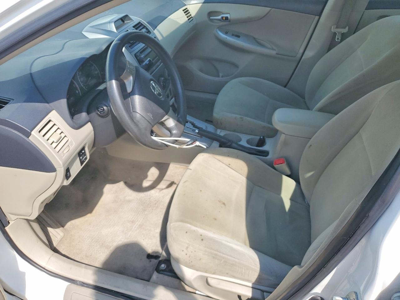 2012 Toyota Corolla Le Белый vin: 5YFBU4EE7CP005800
