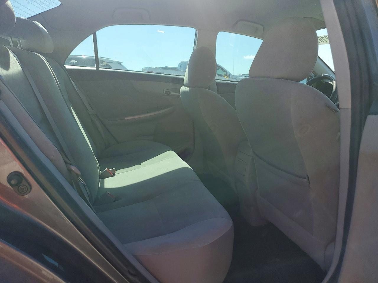 2012 Toyota Corolla Le Gray vin: 5YFBU4EE7CP010513