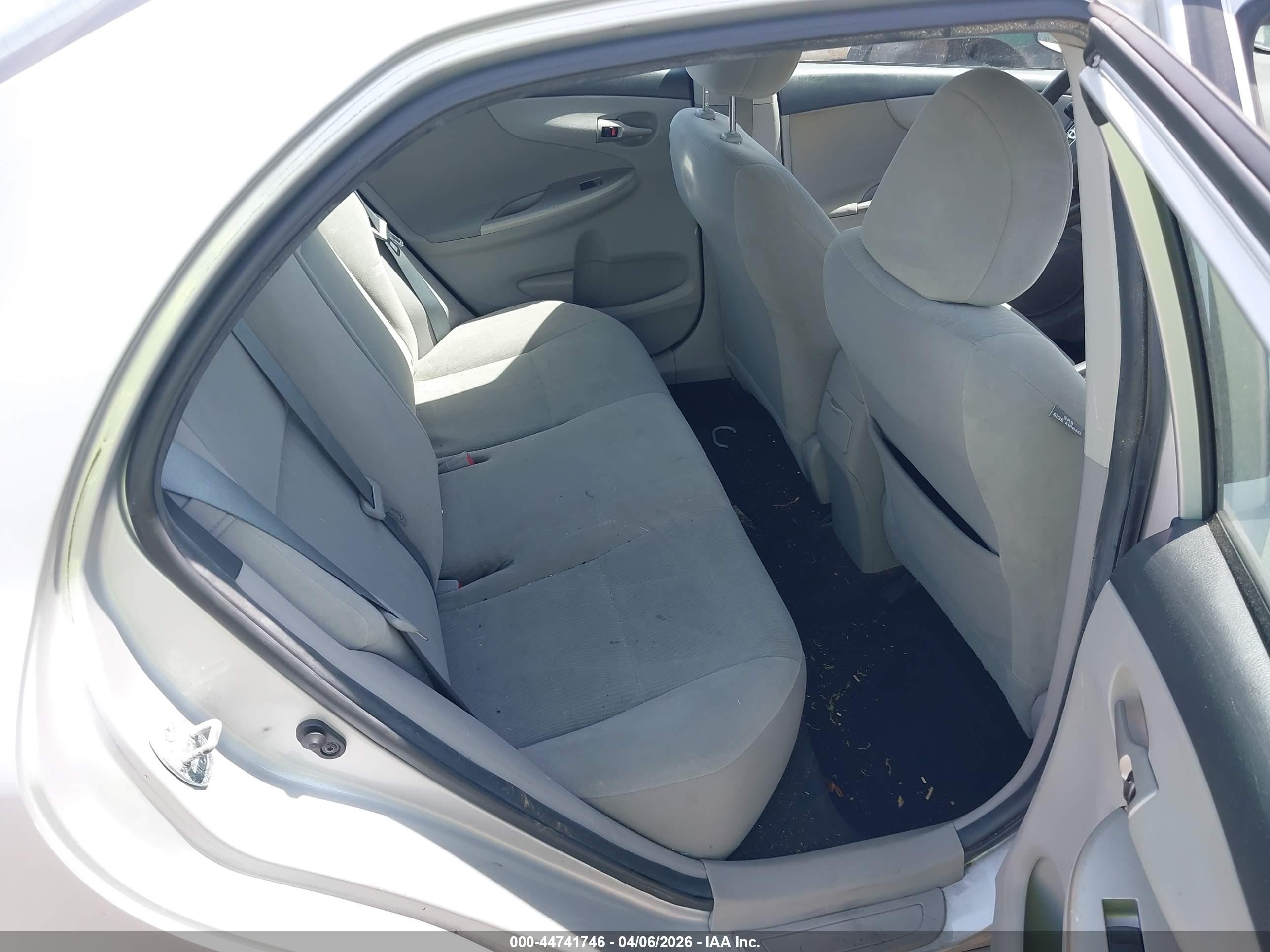 2012 Toyota Corolla Le Silver vin: 5YFBU4EE7CP016165