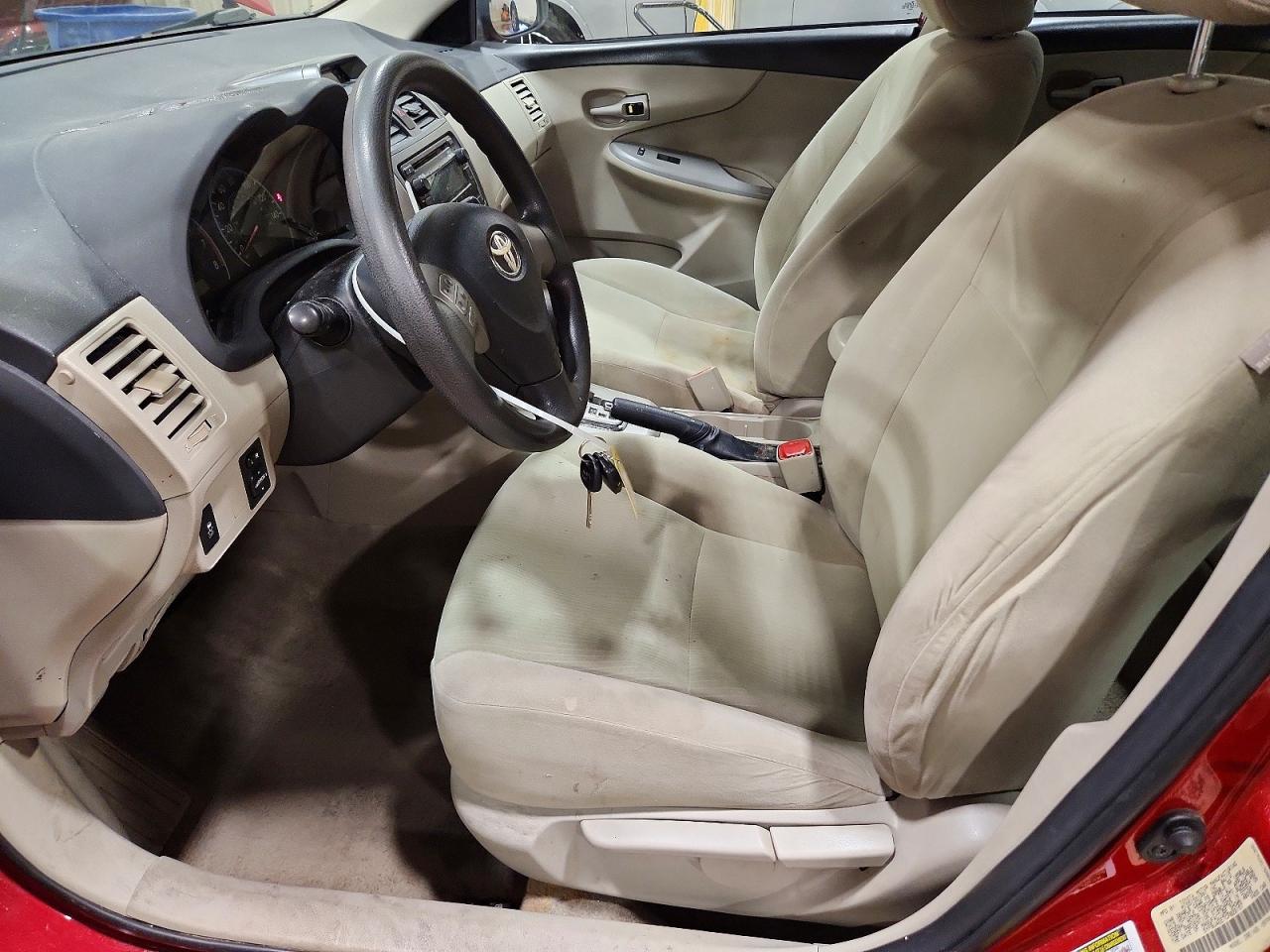 2012 Toyota Corolla Le Red vin: 5YFBU4EE7CP029157