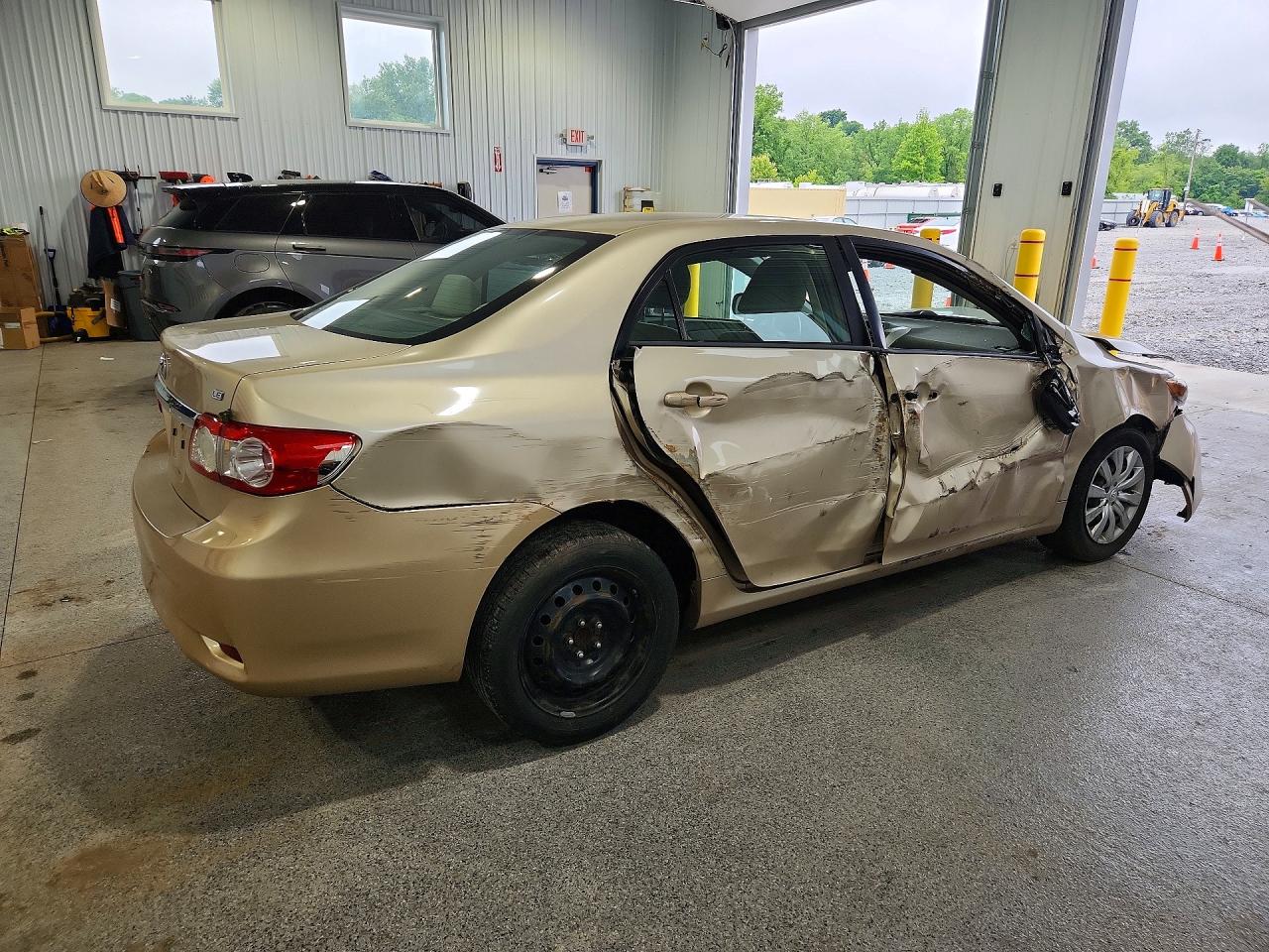 2012 Toyota Corolla Le Beige vin: 5YFBU4EE7CP039218