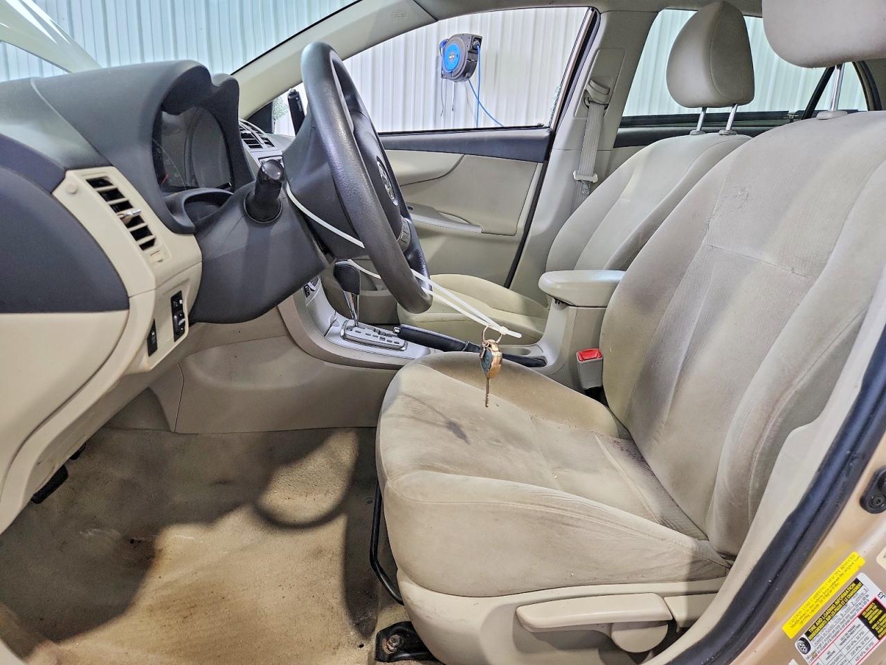 2012 Toyota Corolla Le Beige vin: 5YFBU4EE7CP039218
