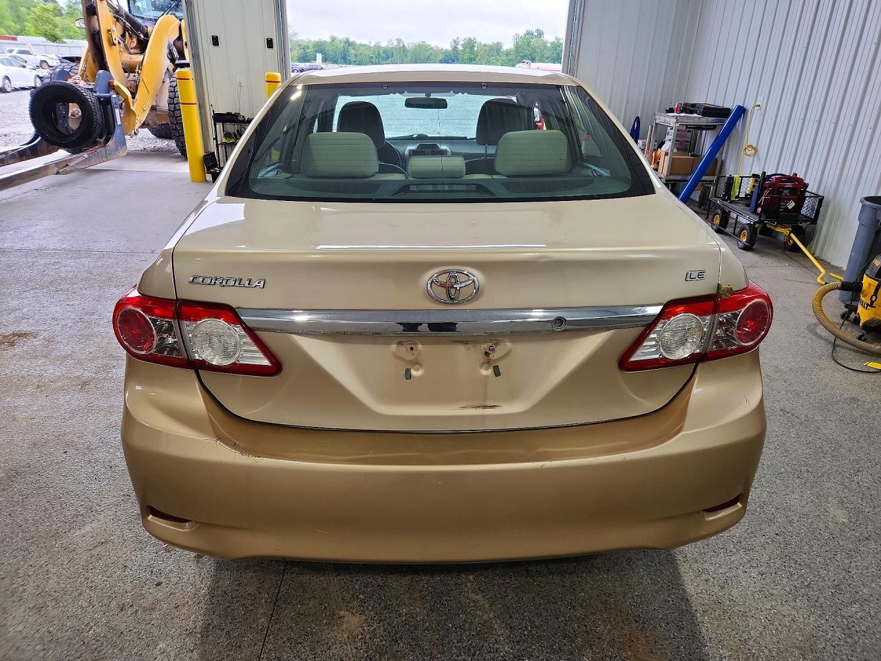 2012 Toyota Corolla Le Beige vin: 5YFBU4EE7CP039218