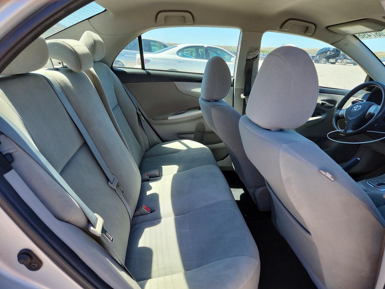 2012 Toyota Corolla Le Silver vin: 5YFBU4EE7CP052289