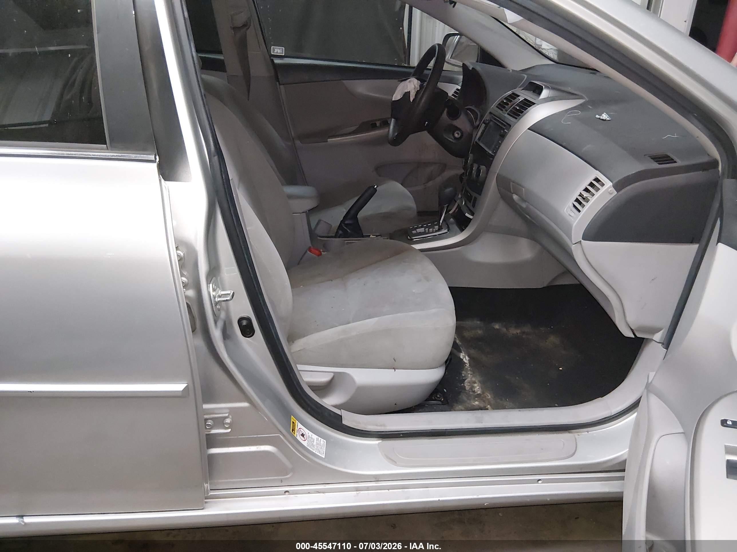 2013 Toyota Corolla Le Silver vin: 5YFBU4EE7DP074813