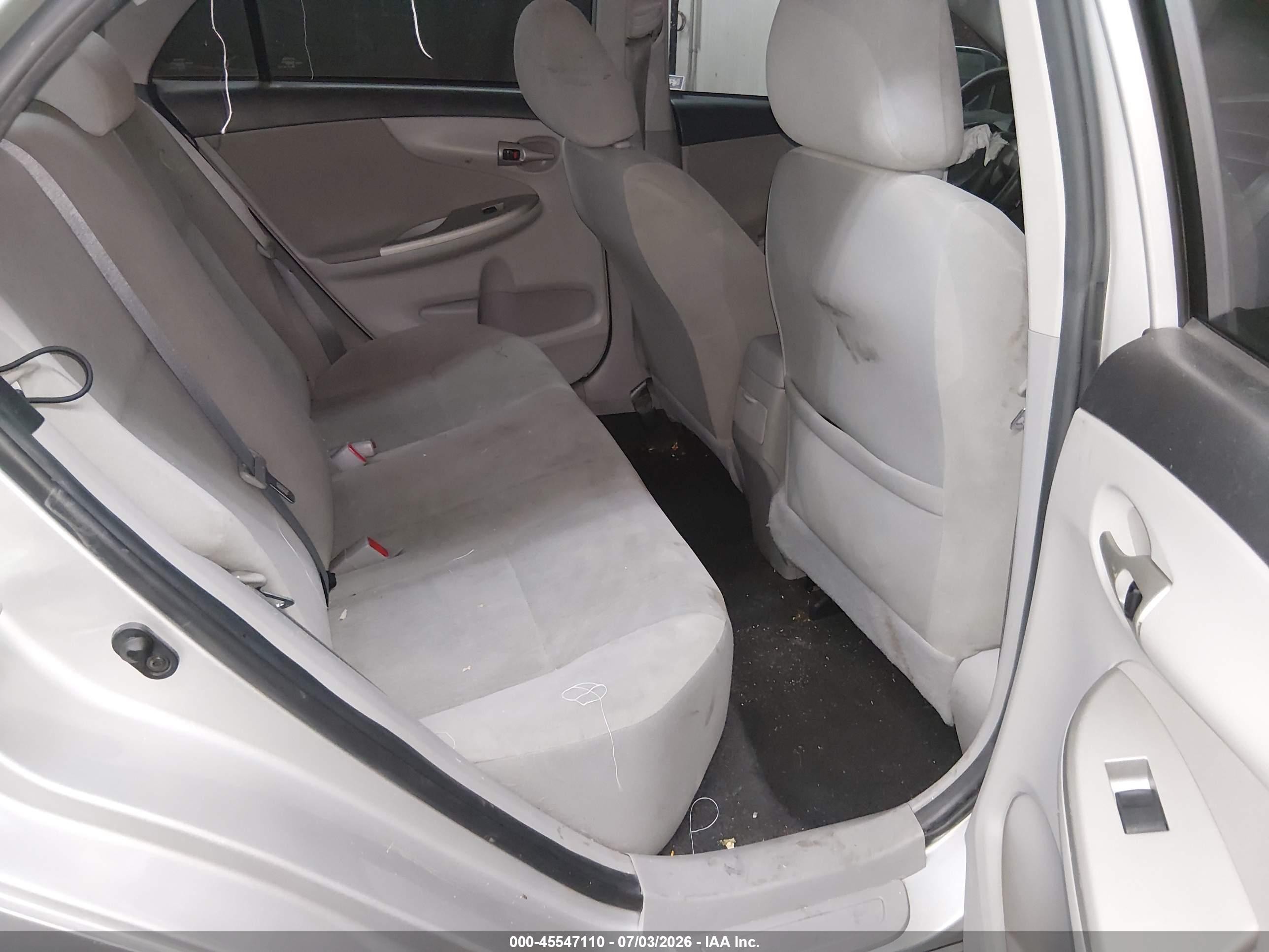 2013 Toyota Corolla Le Silver vin: 5YFBU4EE7DP074813