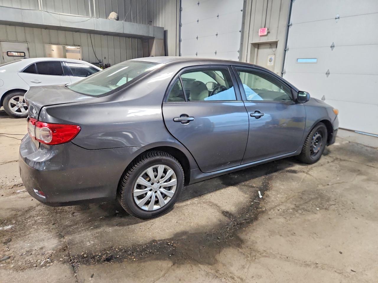 2013 Toyota Corolla Le Gray vin: 5YFBU4EE7DP097590