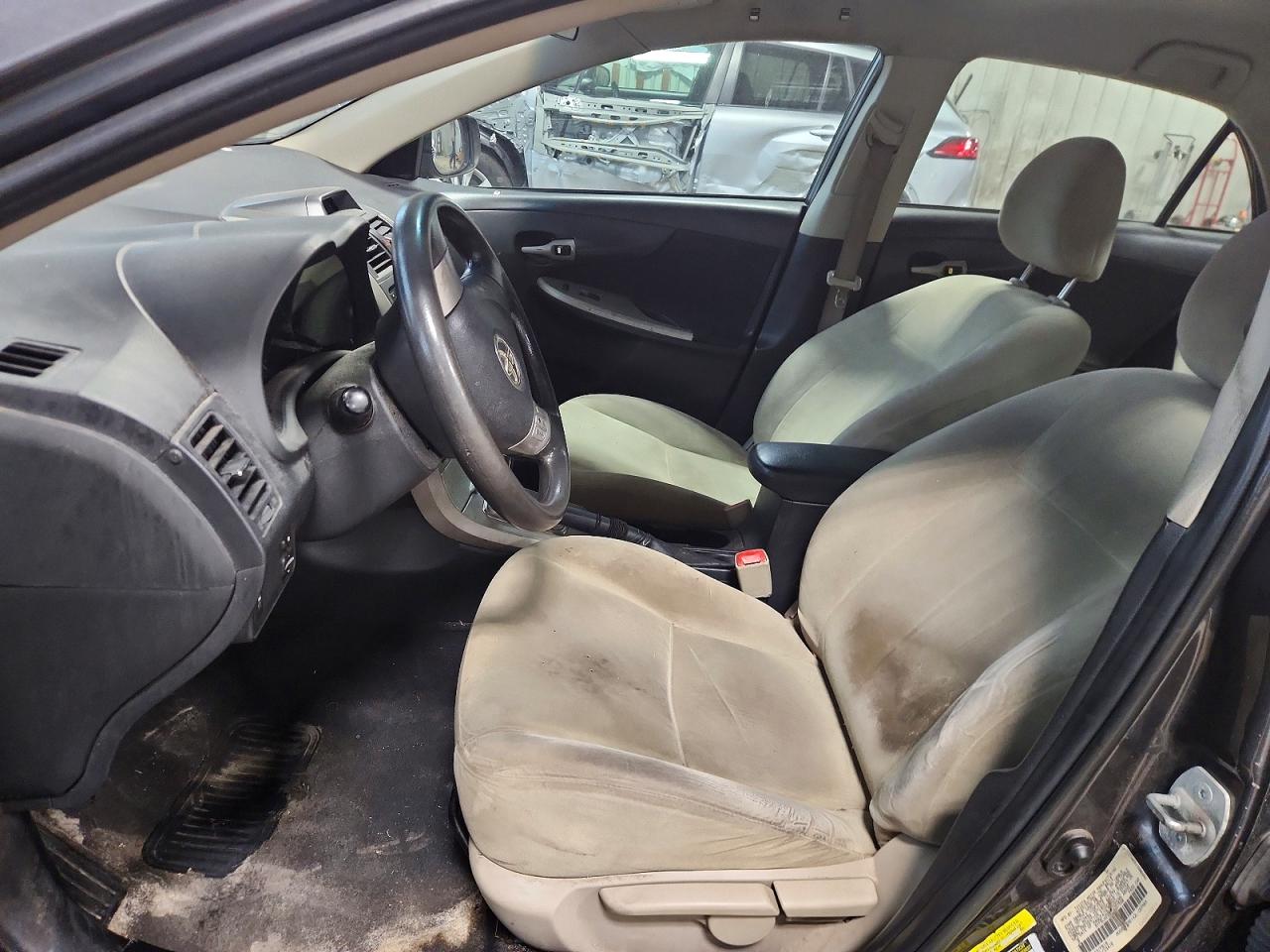 2013 Toyota Corolla Le Gray vin: 5YFBU4EE7DP097590