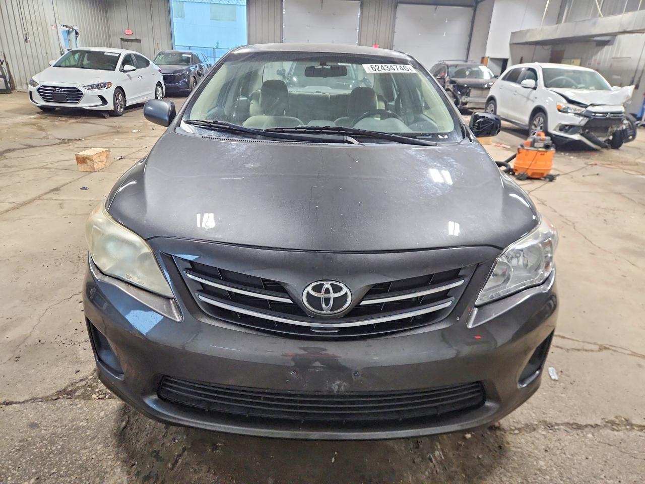 2013 Toyota Corolla Le Gray vin: 5YFBU4EE7DP097590