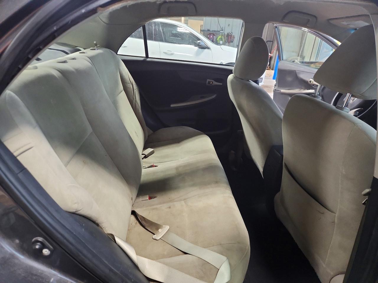 2013 Toyota Corolla Le Gray vin: 5YFBU4EE7DP097590