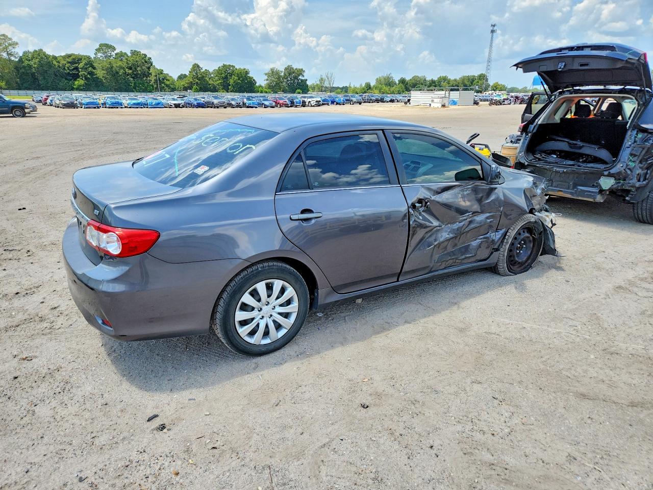 2013 Toyota Corolla Le Gray vin: 5YFBU4EE7DP118843