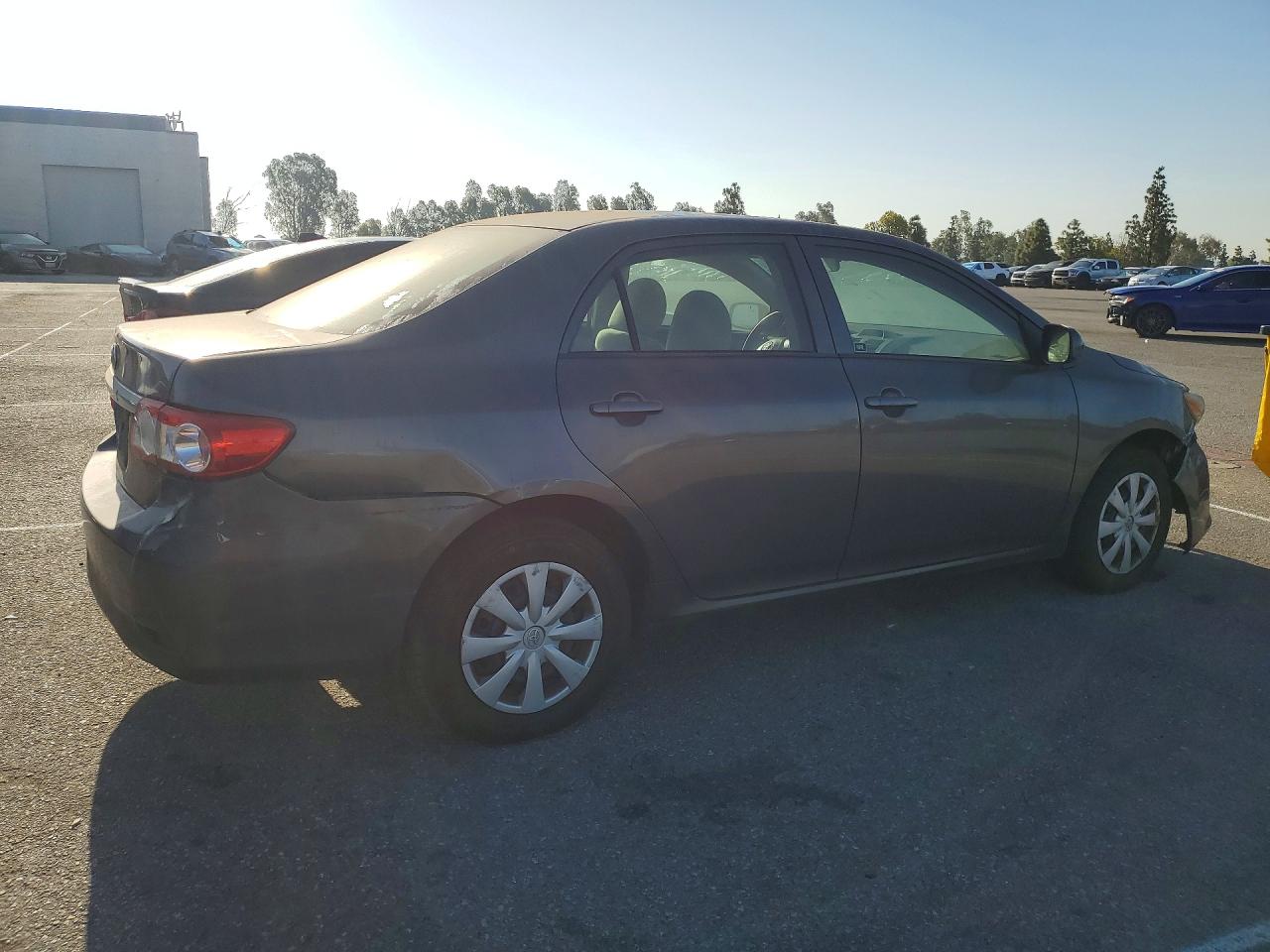 2013 Toyota Corolla L Gray vin: 5YFBU4EE7DP136565