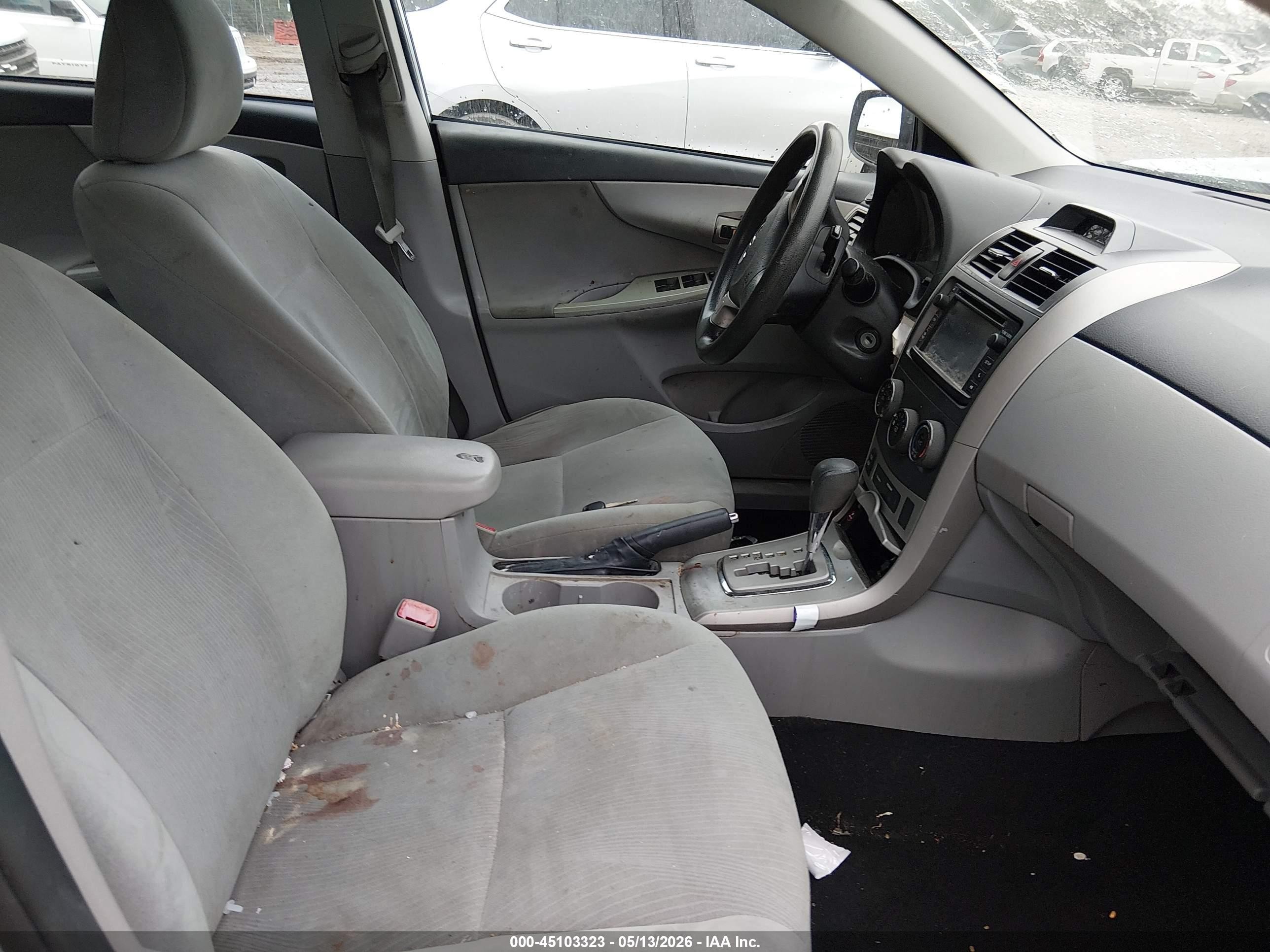 2013 Toyota Corolla Le Silver vin: 5YFBU4EE7DP149008
