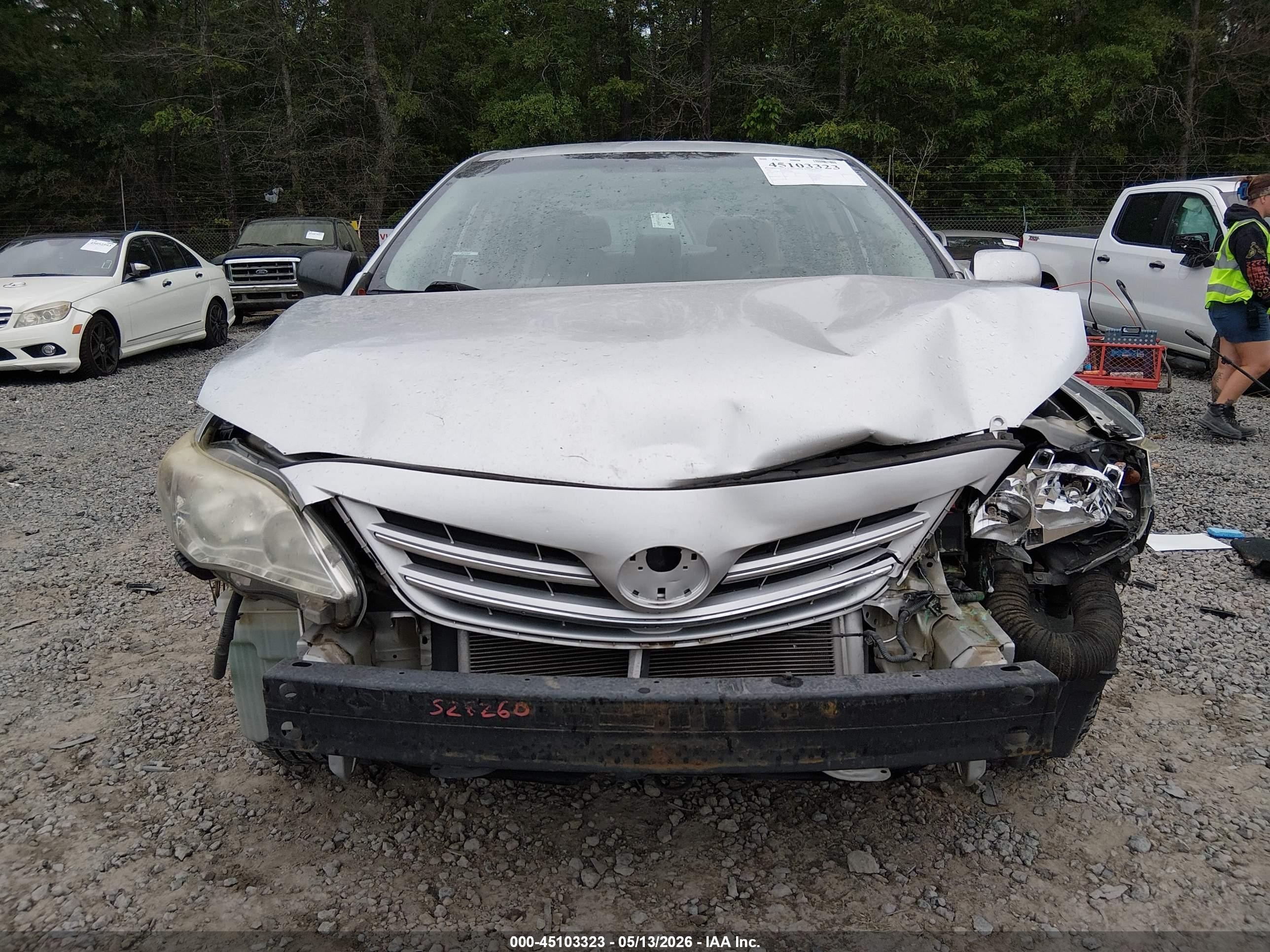 2013 Toyota Corolla Le Silver vin: 5YFBU4EE7DP149008