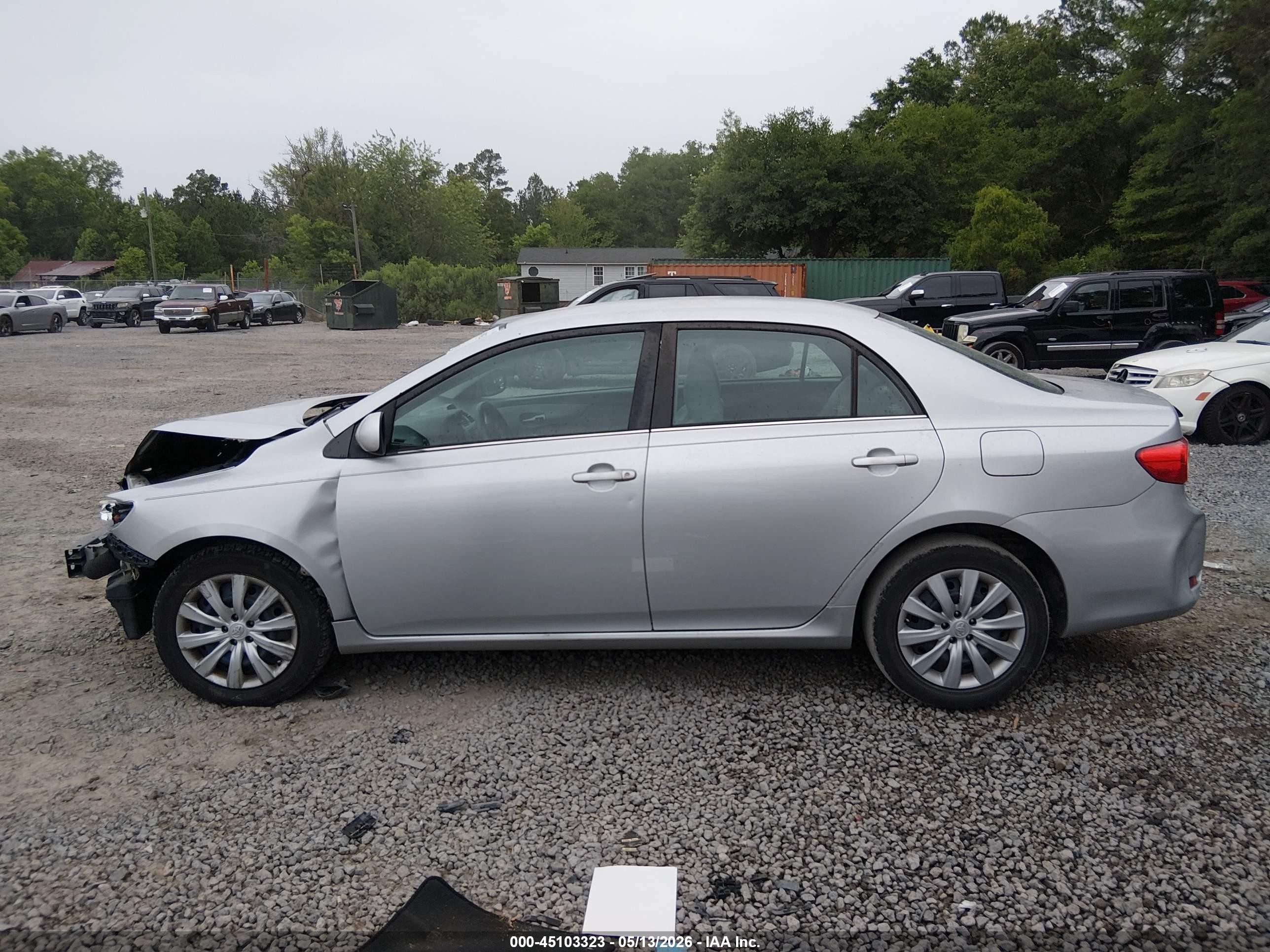 2013 Toyota Corolla Le Silver vin: 5YFBU4EE7DP149008