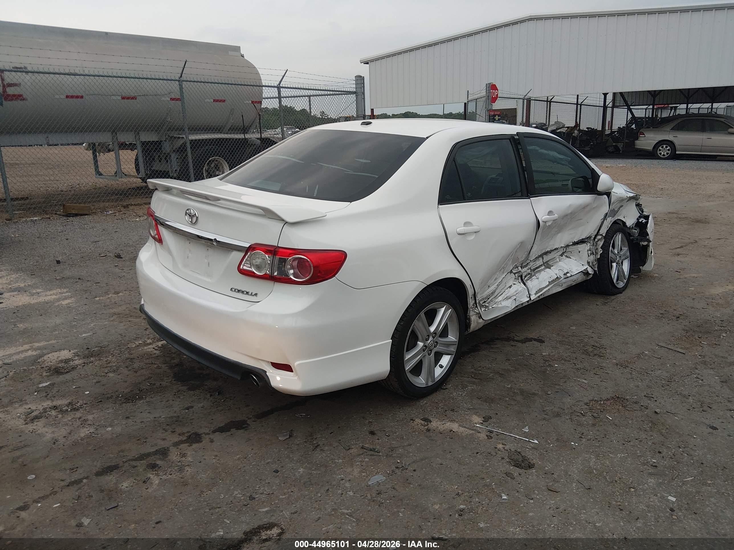 2013 Toyota Corolla S/le White vin: 5YFBU4EE7DP155360