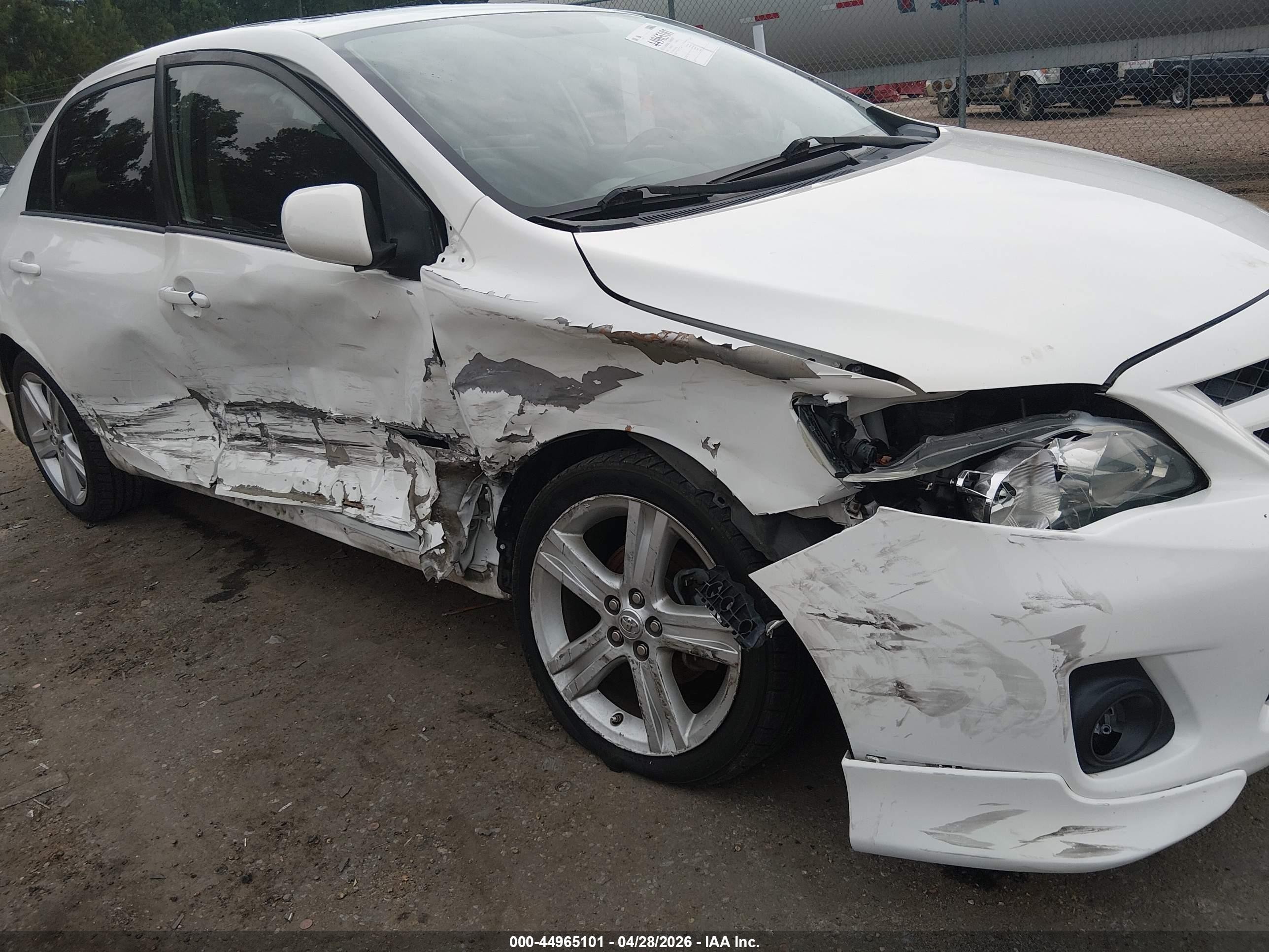 2013 Toyota Corolla S/le White vin: 5YFBU4EE7DP155360