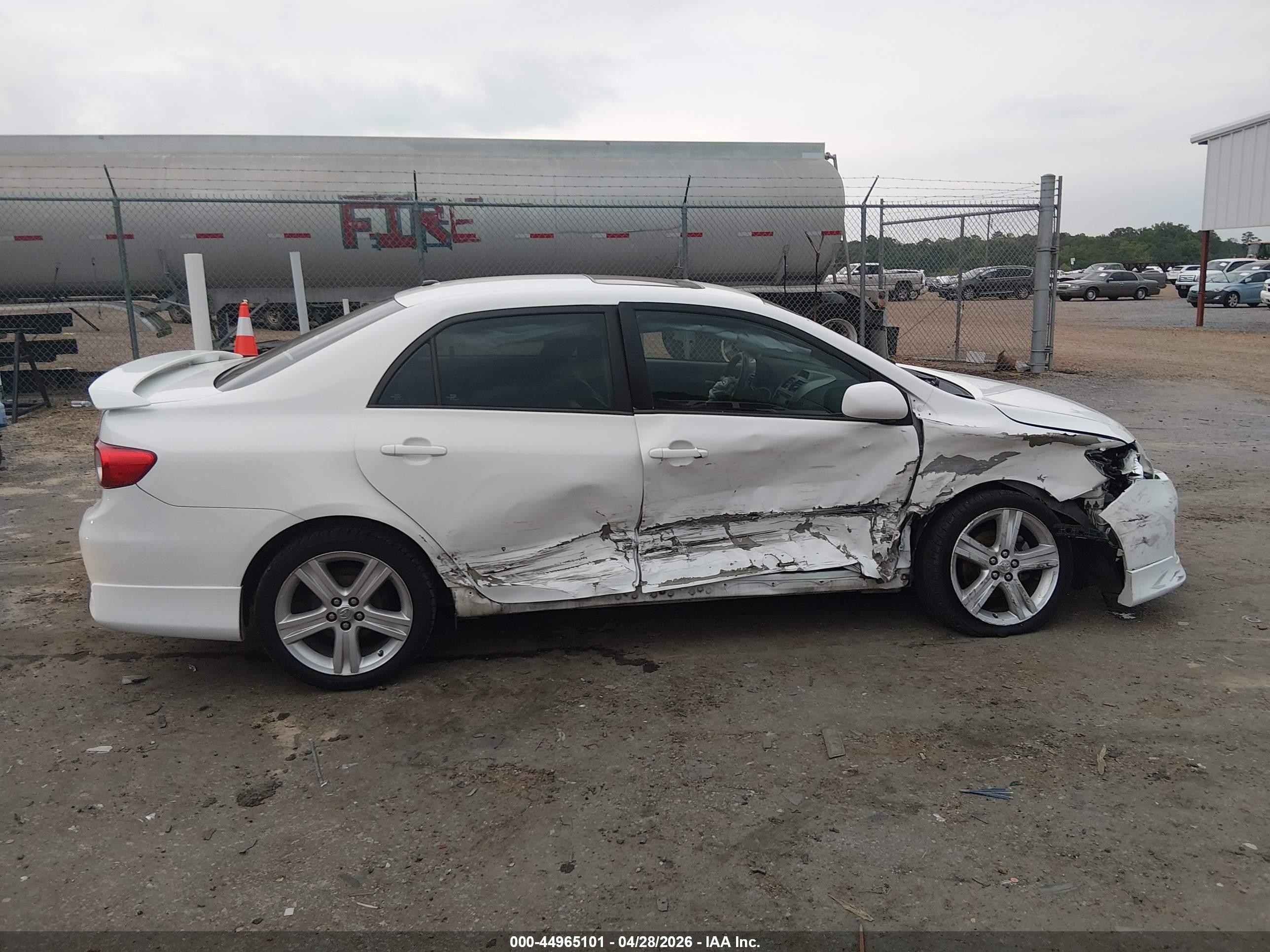 2013 Toyota Corolla S/le White vin: 5YFBU4EE7DP155360