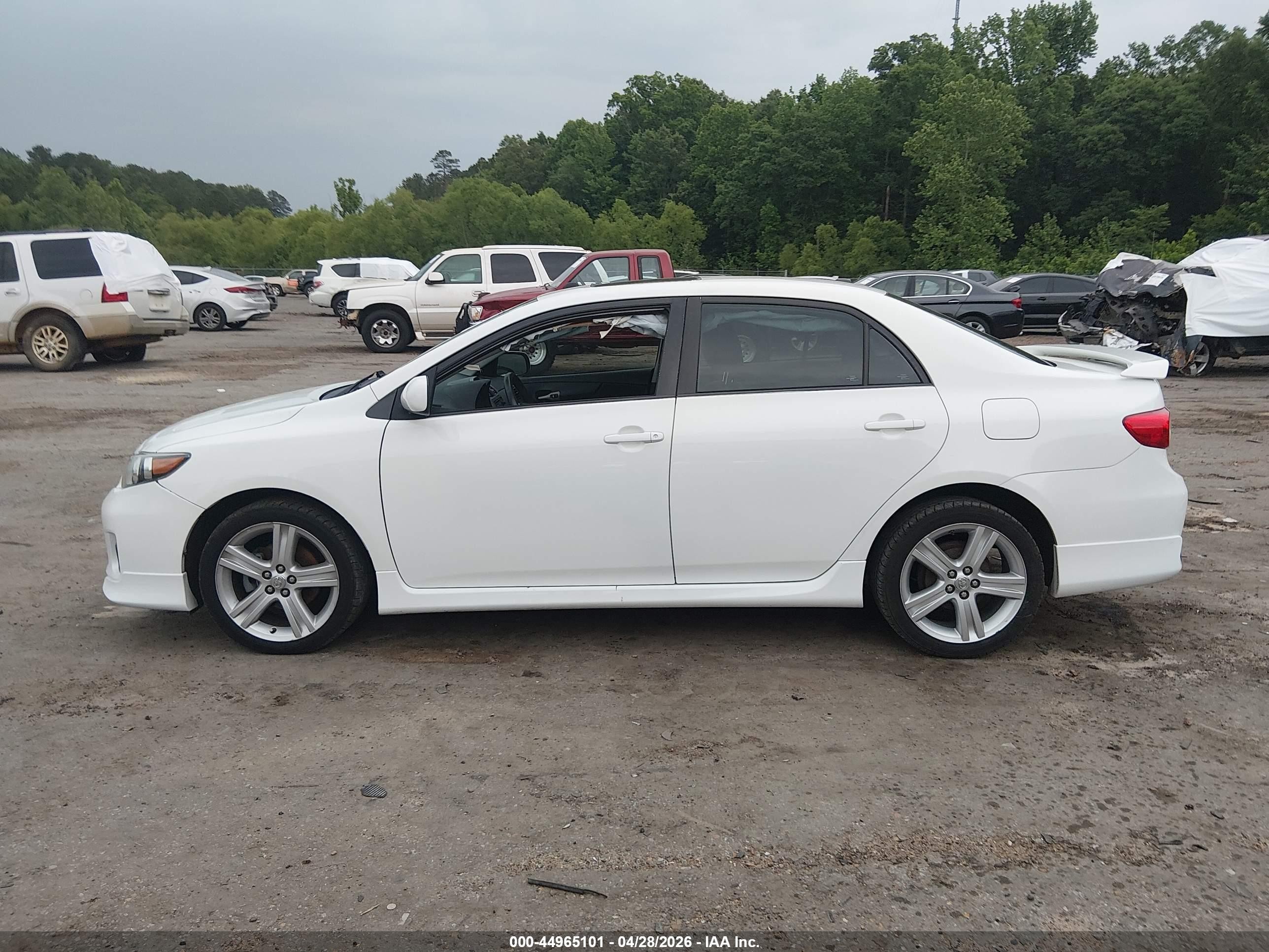 2013 Toyota Corolla S/le White vin: 5YFBU4EE7DP155360