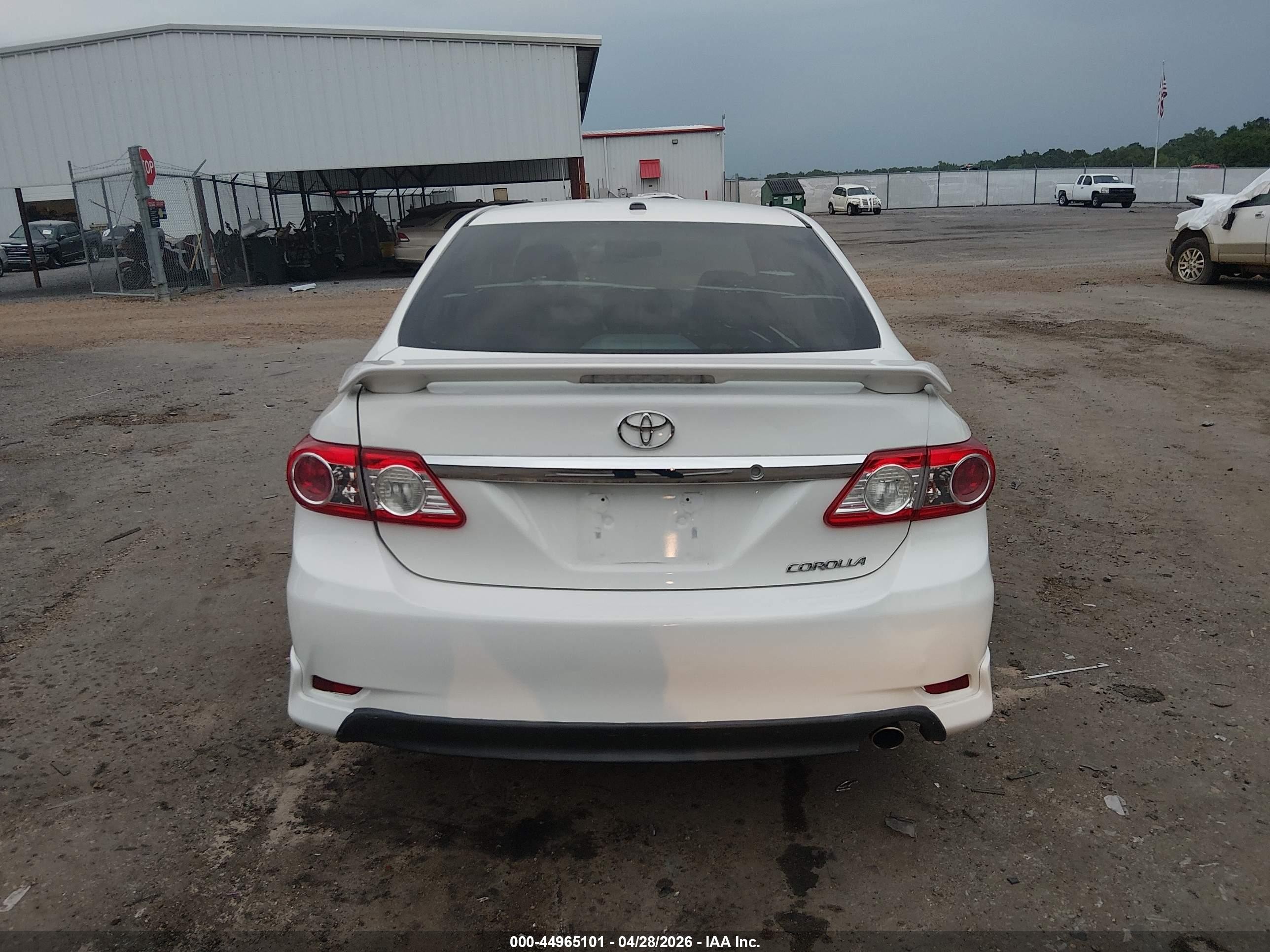 2013 Toyota Corolla S/le White vin: 5YFBU4EE7DP155360