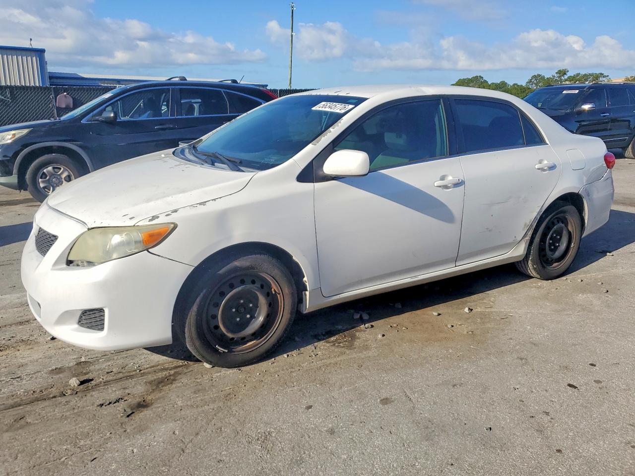 2013 Toyota Corolla Le White vin: 5YFBU4EE7DP158985