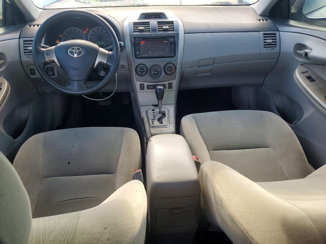 2013 Toyota Corolla Le White vin: 5YFBU4EE7DP158985