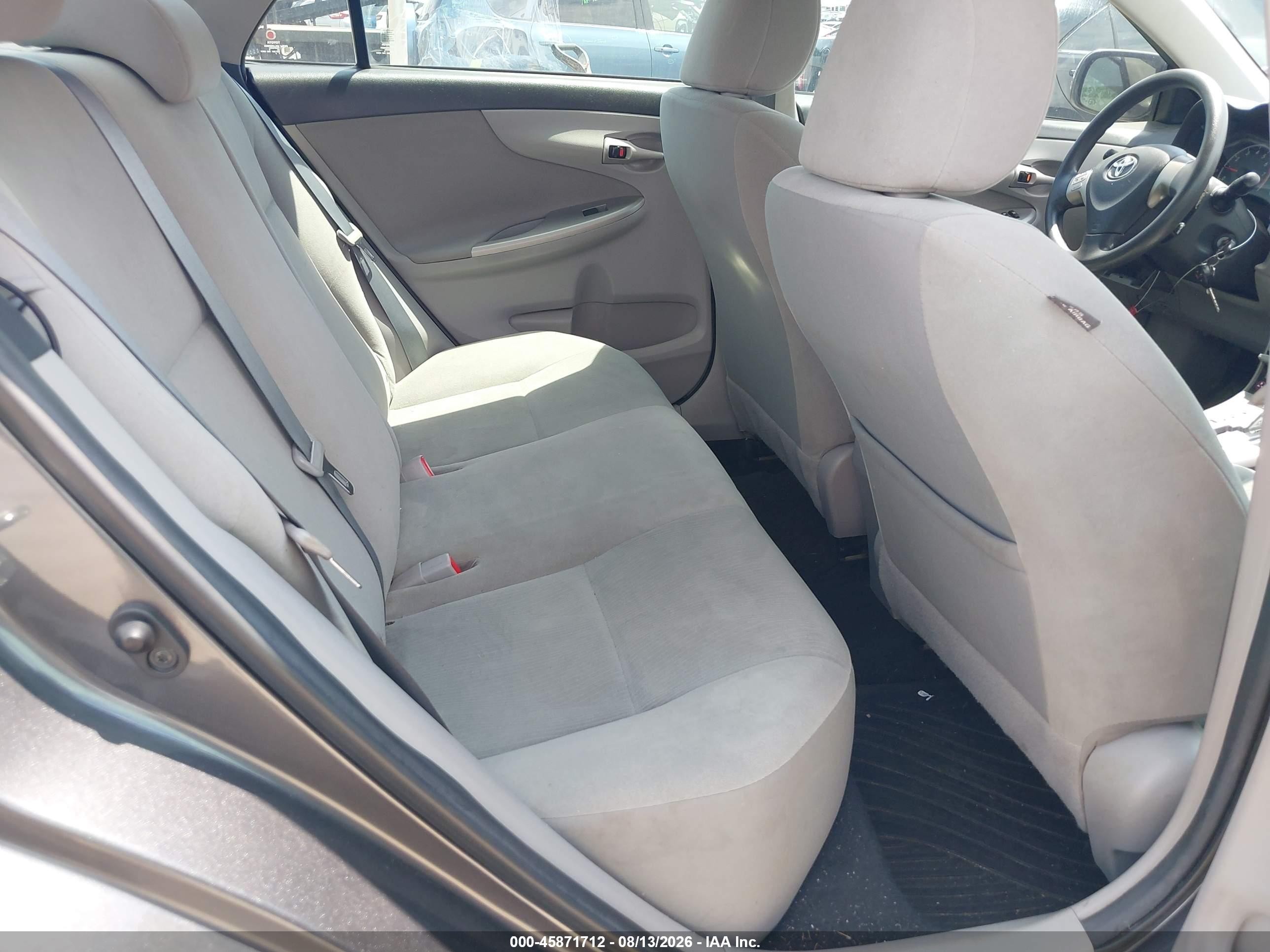 2013 Toyota Corolla Le Blue vin: 5YFBU4EE7DP170859