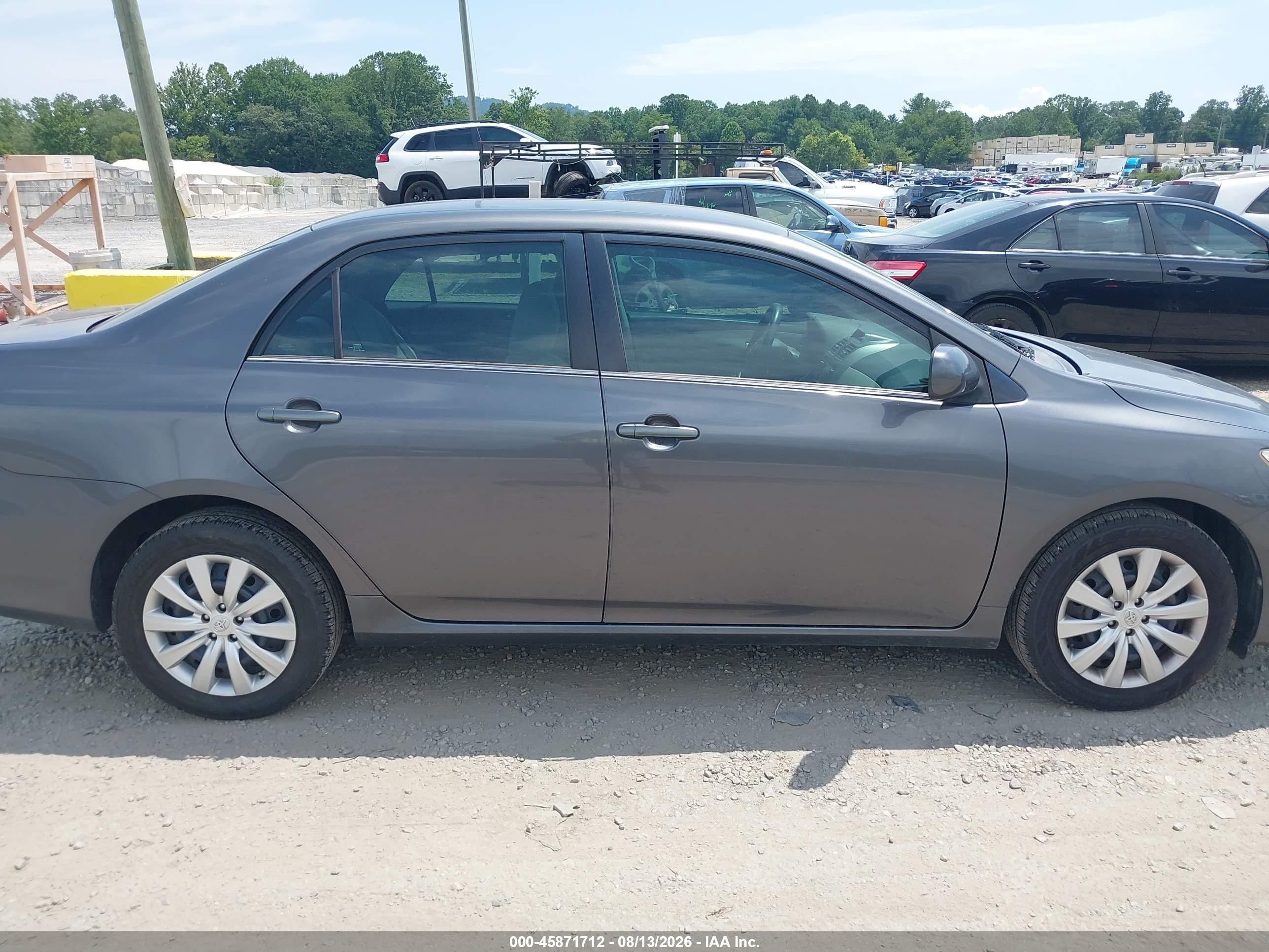 2013 Toyota Corolla Le Blue vin: 5YFBU4EE7DP170859