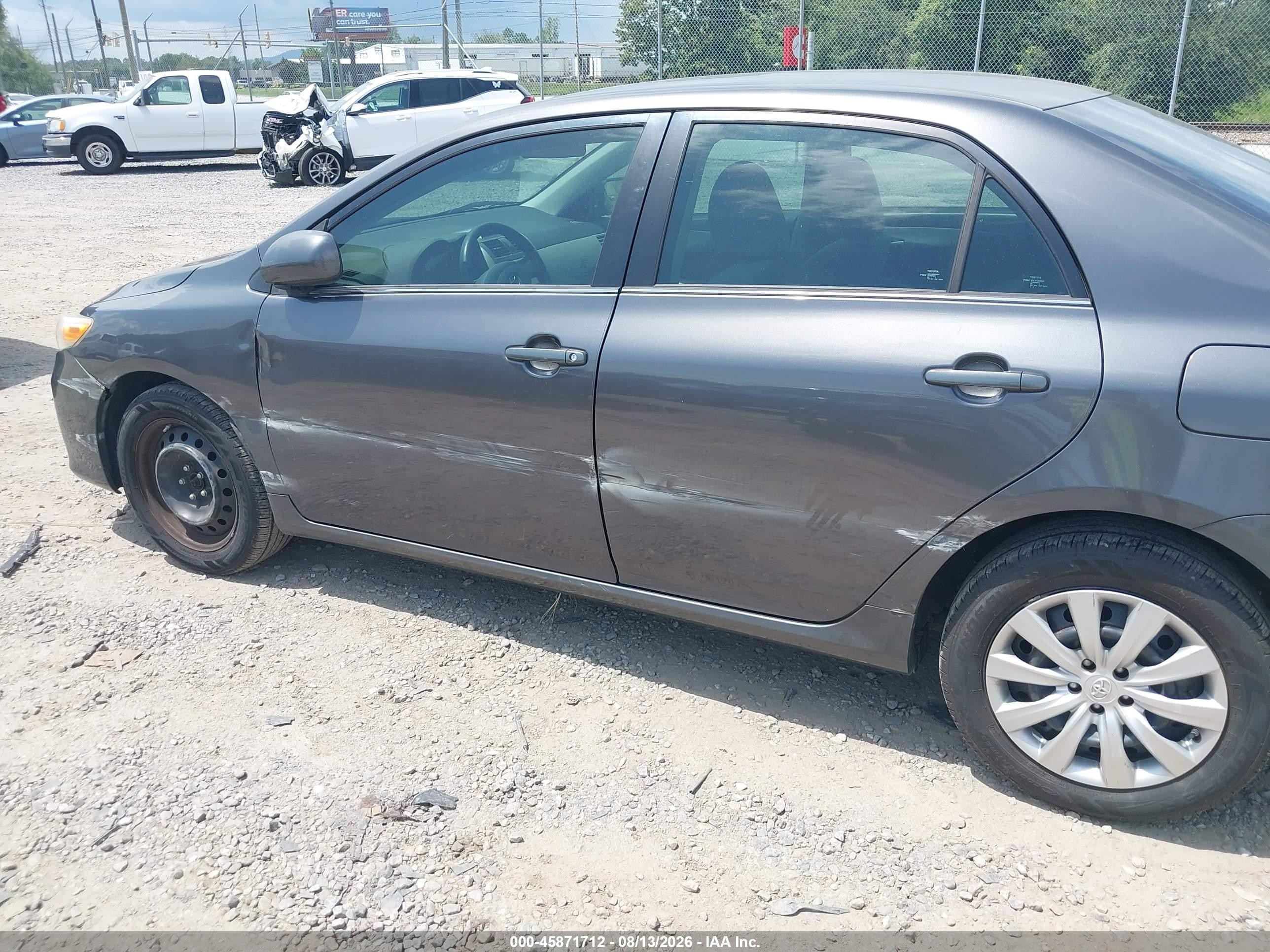 2013 Toyota Corolla Le Blue vin: 5YFBU4EE7DP170859