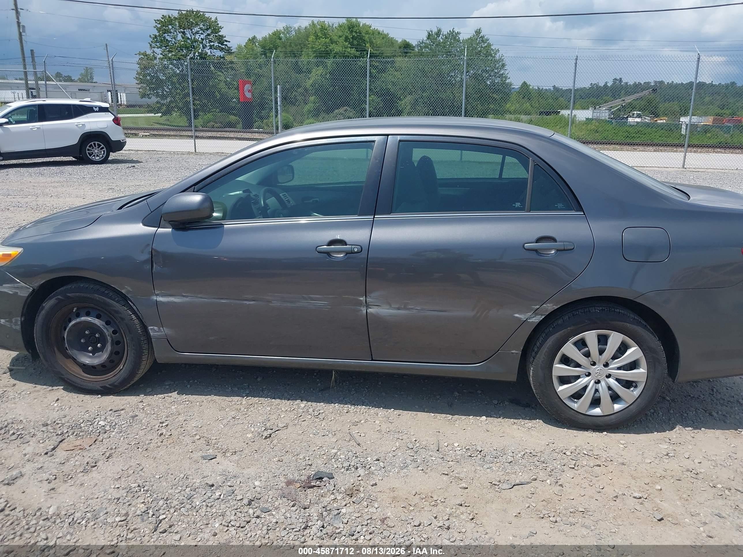 2013 Toyota Corolla Le Blue vin: 5YFBU4EE7DP170859