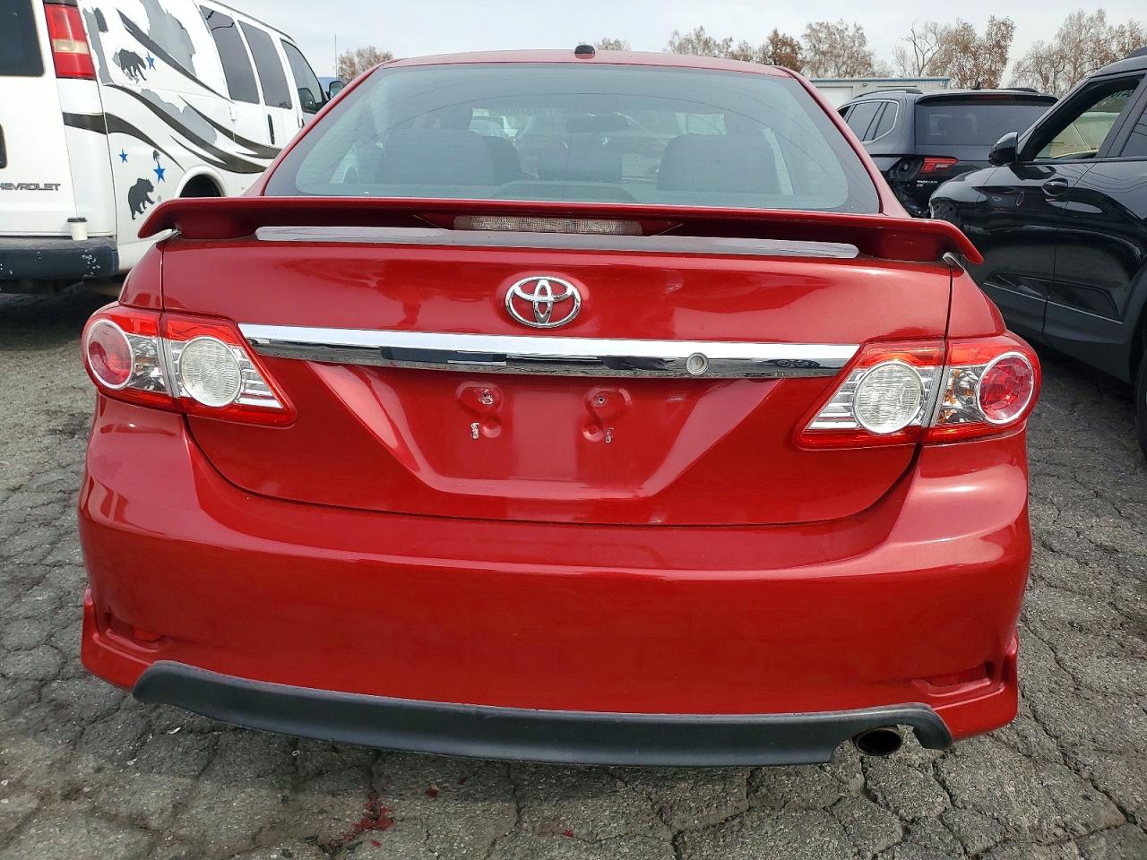 2013 Toyota Corolla S Красный vin: 5YFBU4EE7DP176838