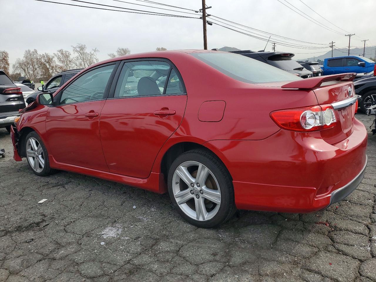 2013 Toyota Corolla S Красный vin: 5YFBU4EE7DP176838