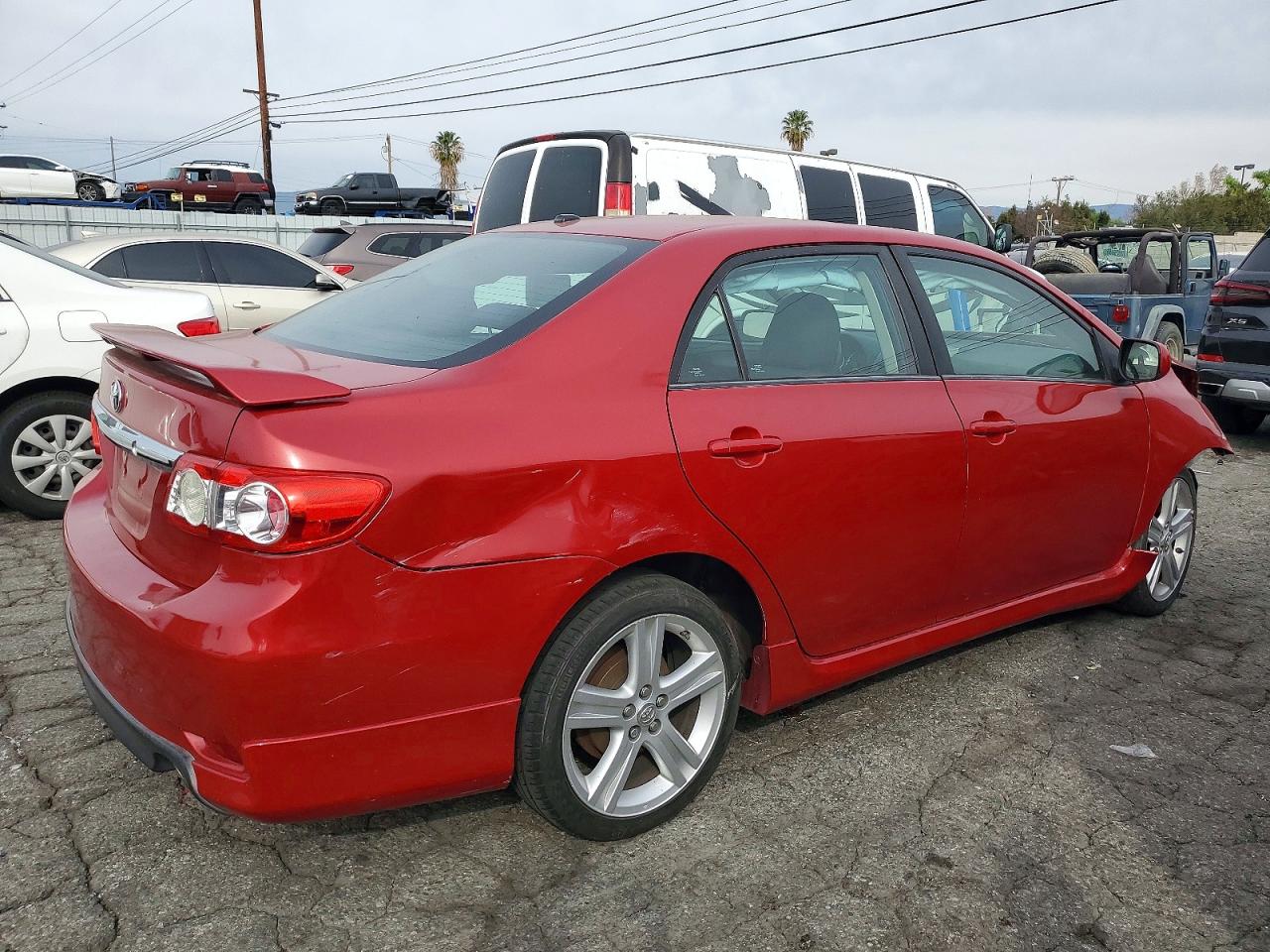 2013 Toyota Corolla S Красный vin: 5YFBU4EE7DP176838