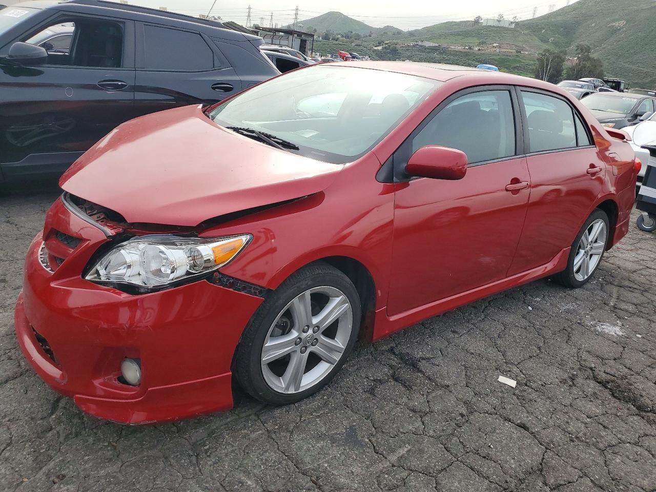 2013 Toyota Corolla S Красный vin: 5YFBU4EE7DP176838