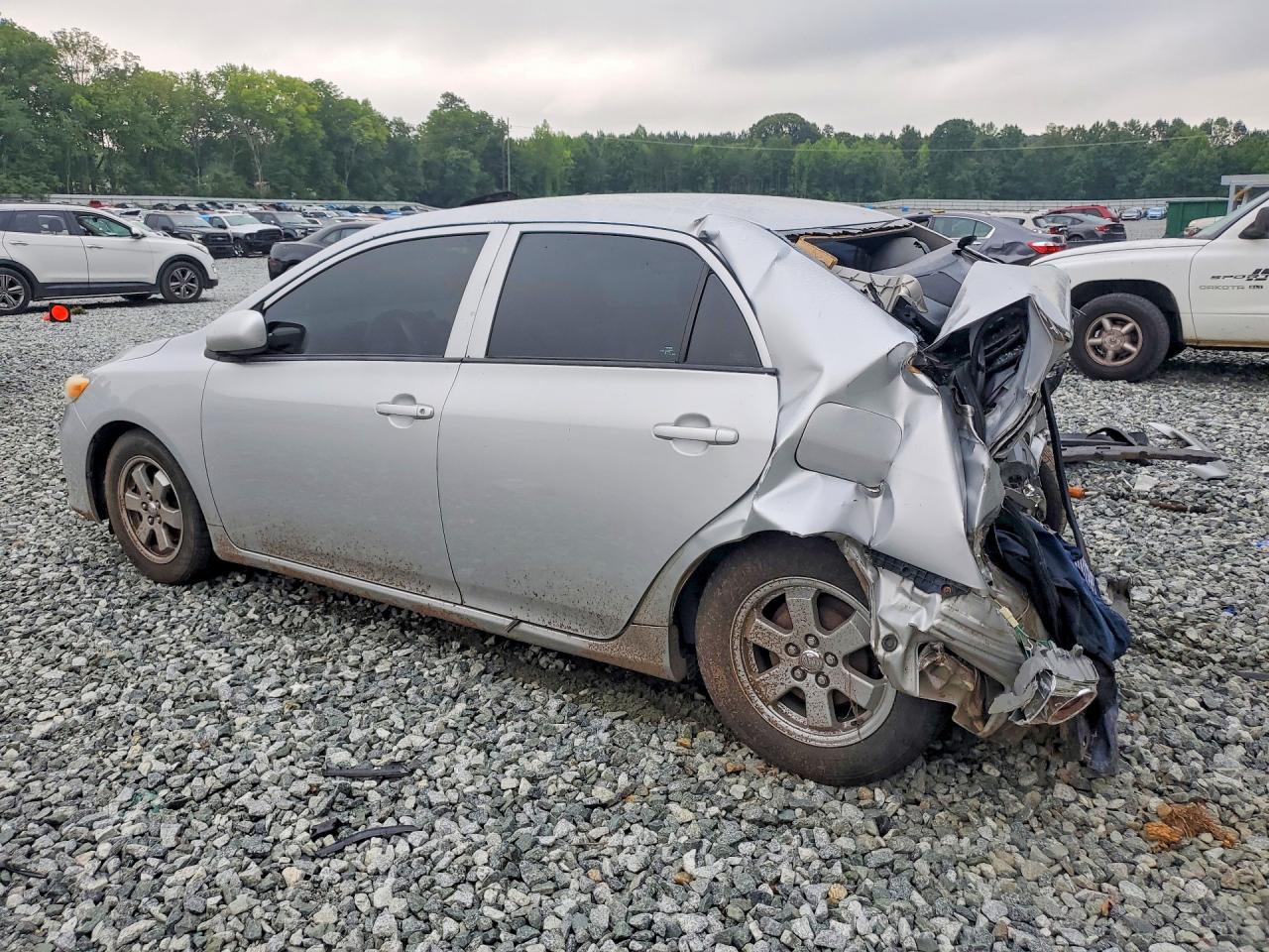 2013 Toyota Corolla L Silver vin: 5YFBU4EE7DP190786