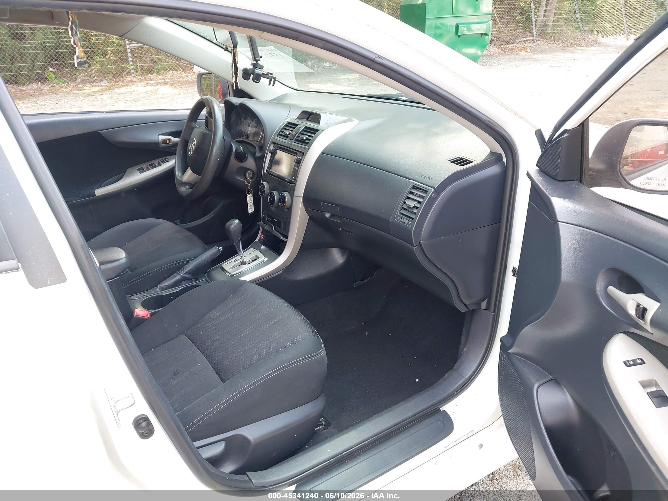 2013 Toyota Corolla S White vin: 5YFBU4EE7DP190819