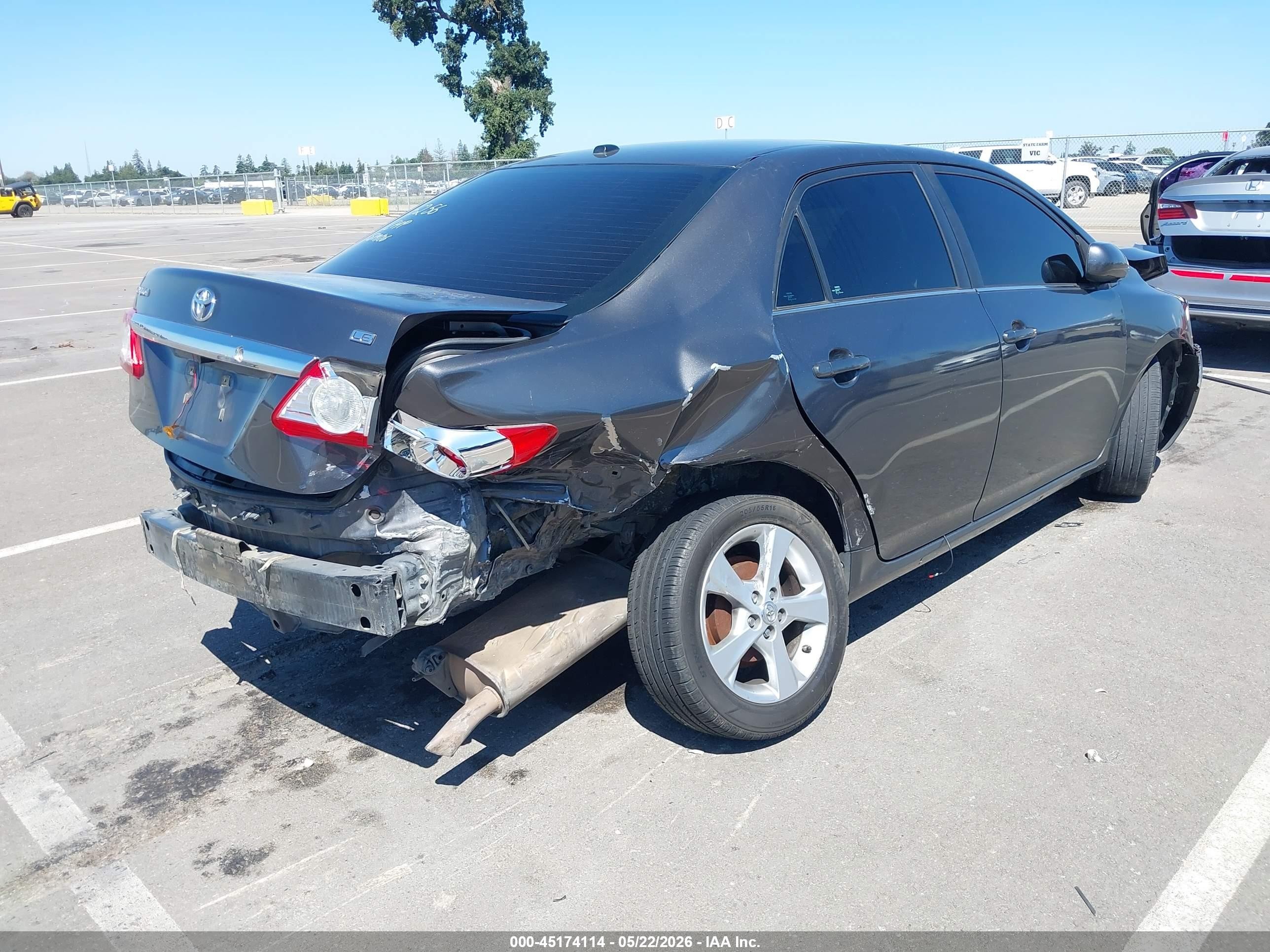 2013 Toyota Corolla Le Gray vin: 5YFBU4EE7DP190982
