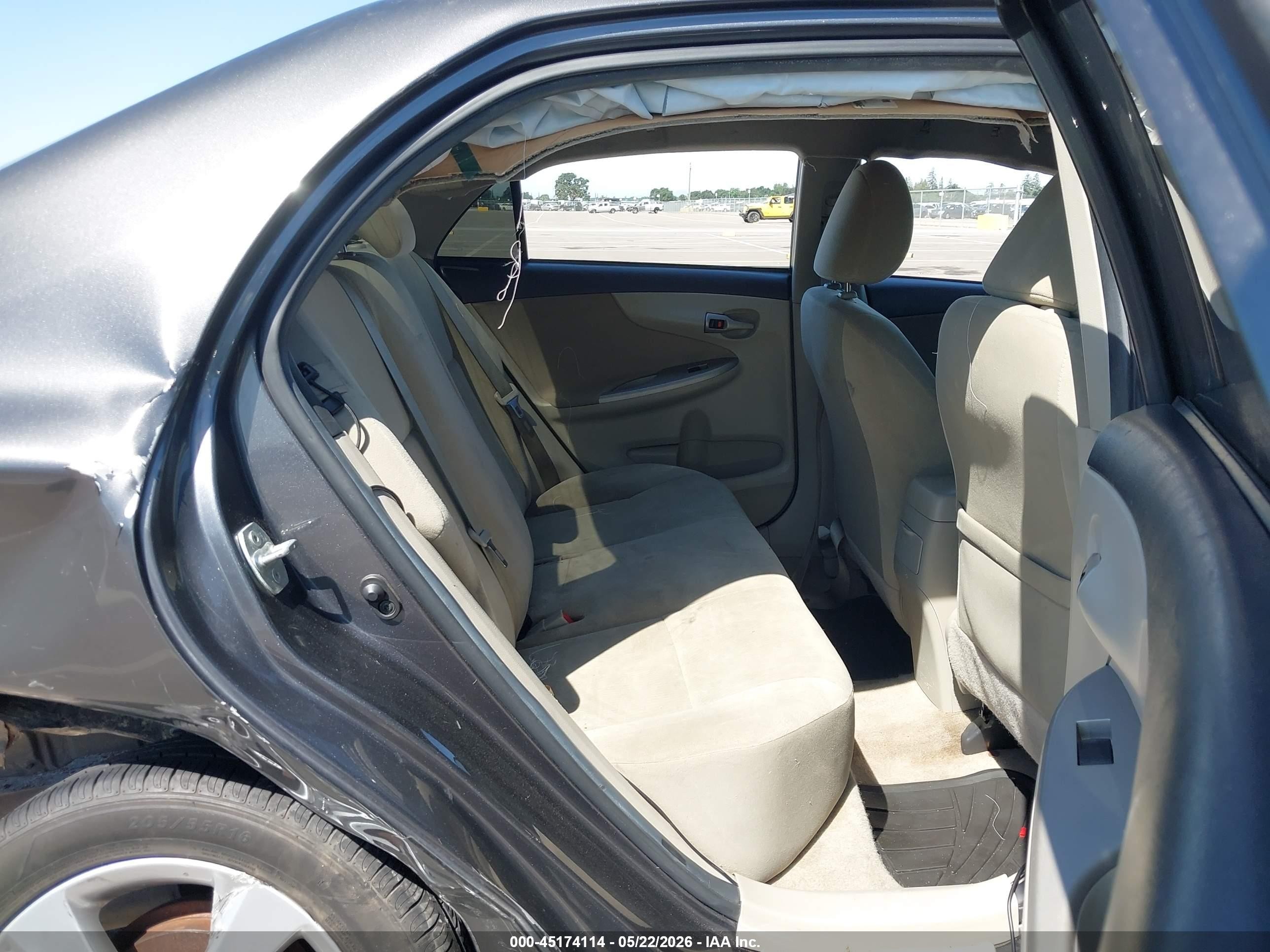 2013 Toyota Corolla Le Gray vin: 5YFBU4EE7DP190982