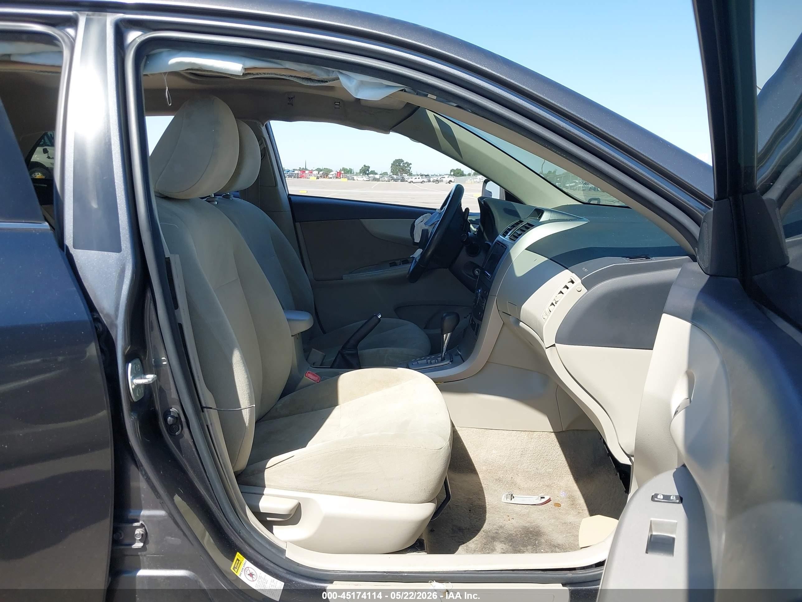 2013 Toyota Corolla Le Gray vin: 5YFBU4EE7DP190982