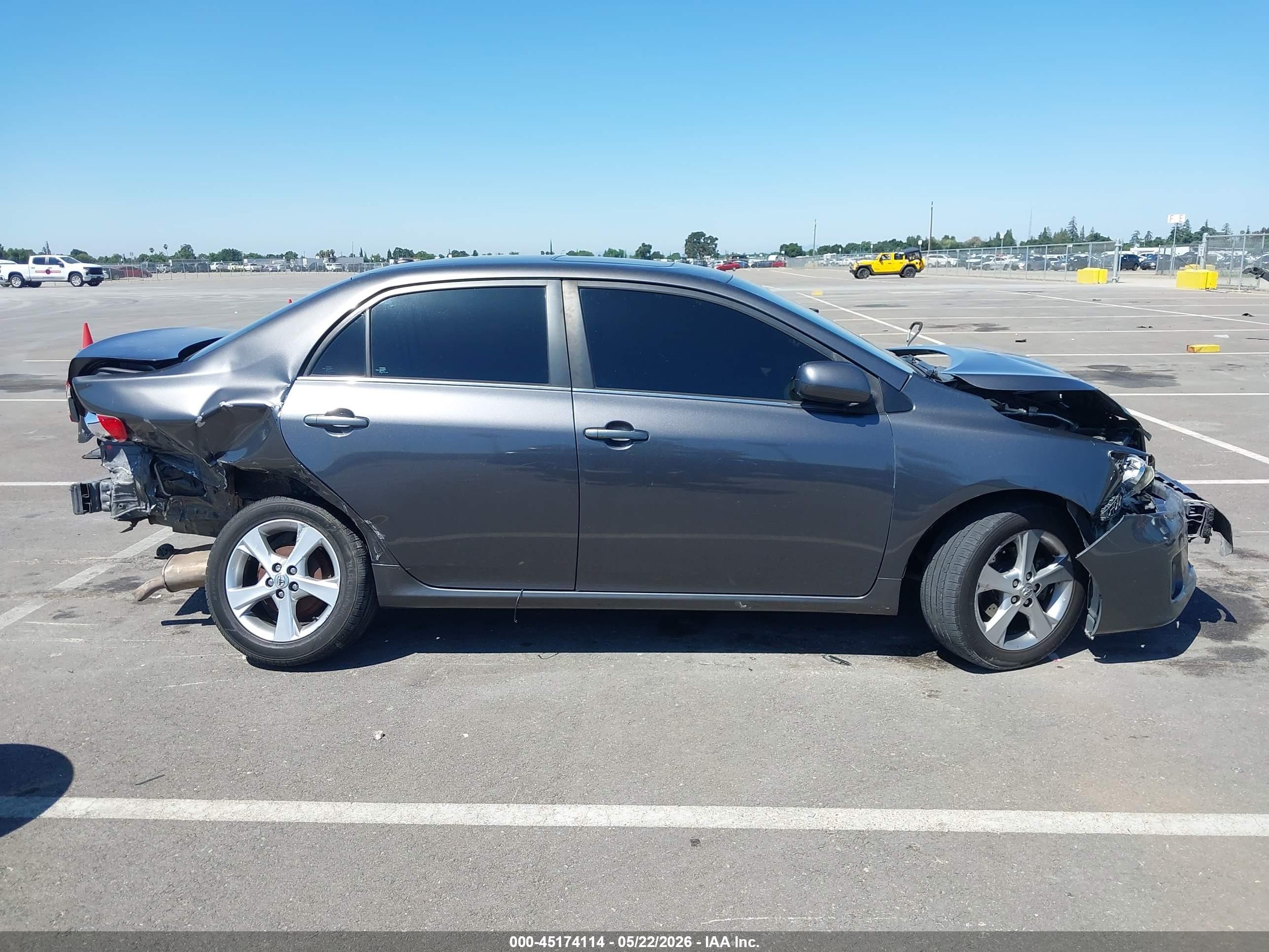2013 Toyota Corolla Le Gray vin: 5YFBU4EE7DP190982