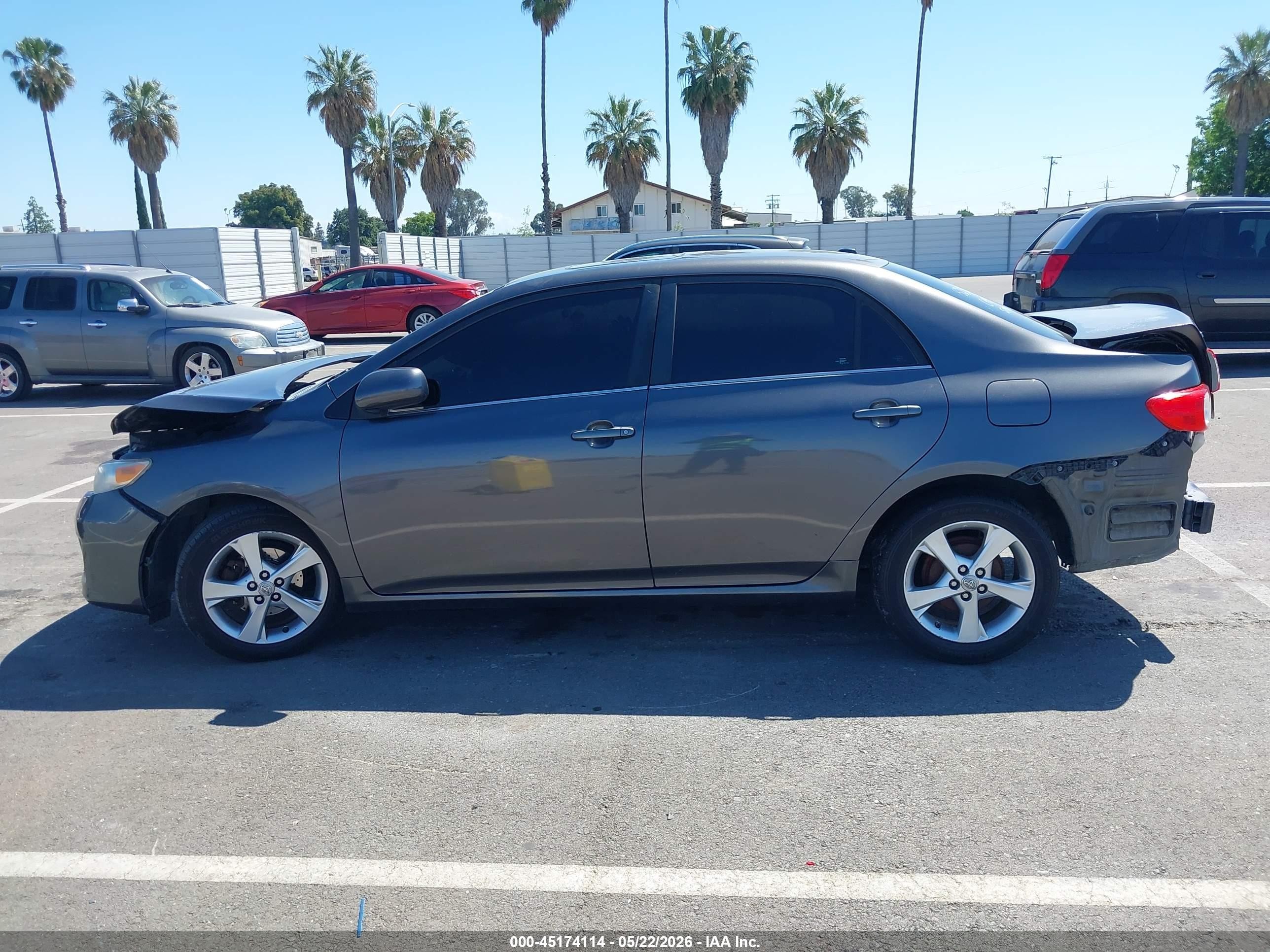 2013 Toyota Corolla Le Gray vin: 5YFBU4EE7DP190982