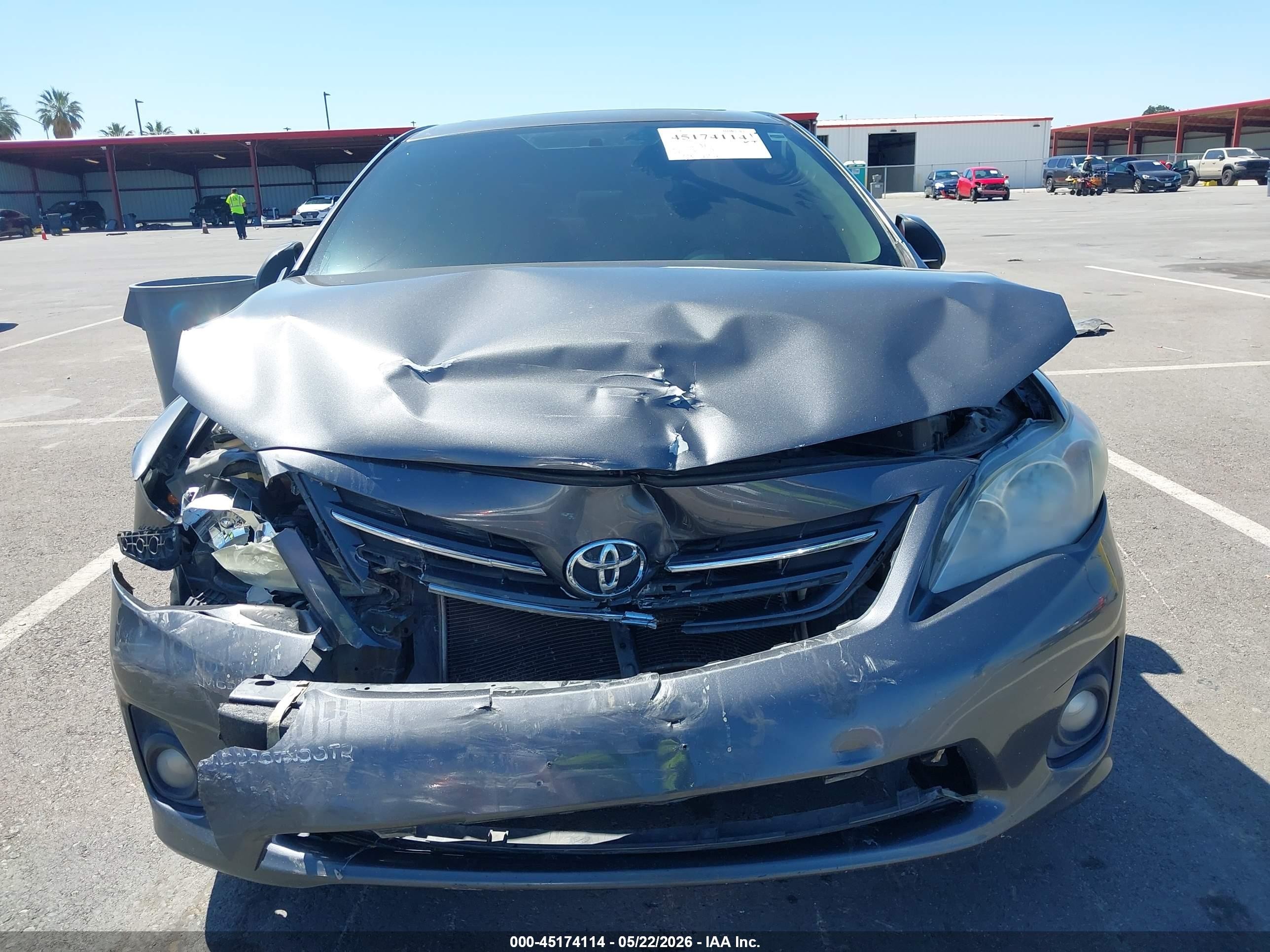 2013 Toyota Corolla Le Gray vin: 5YFBU4EE7DP190982