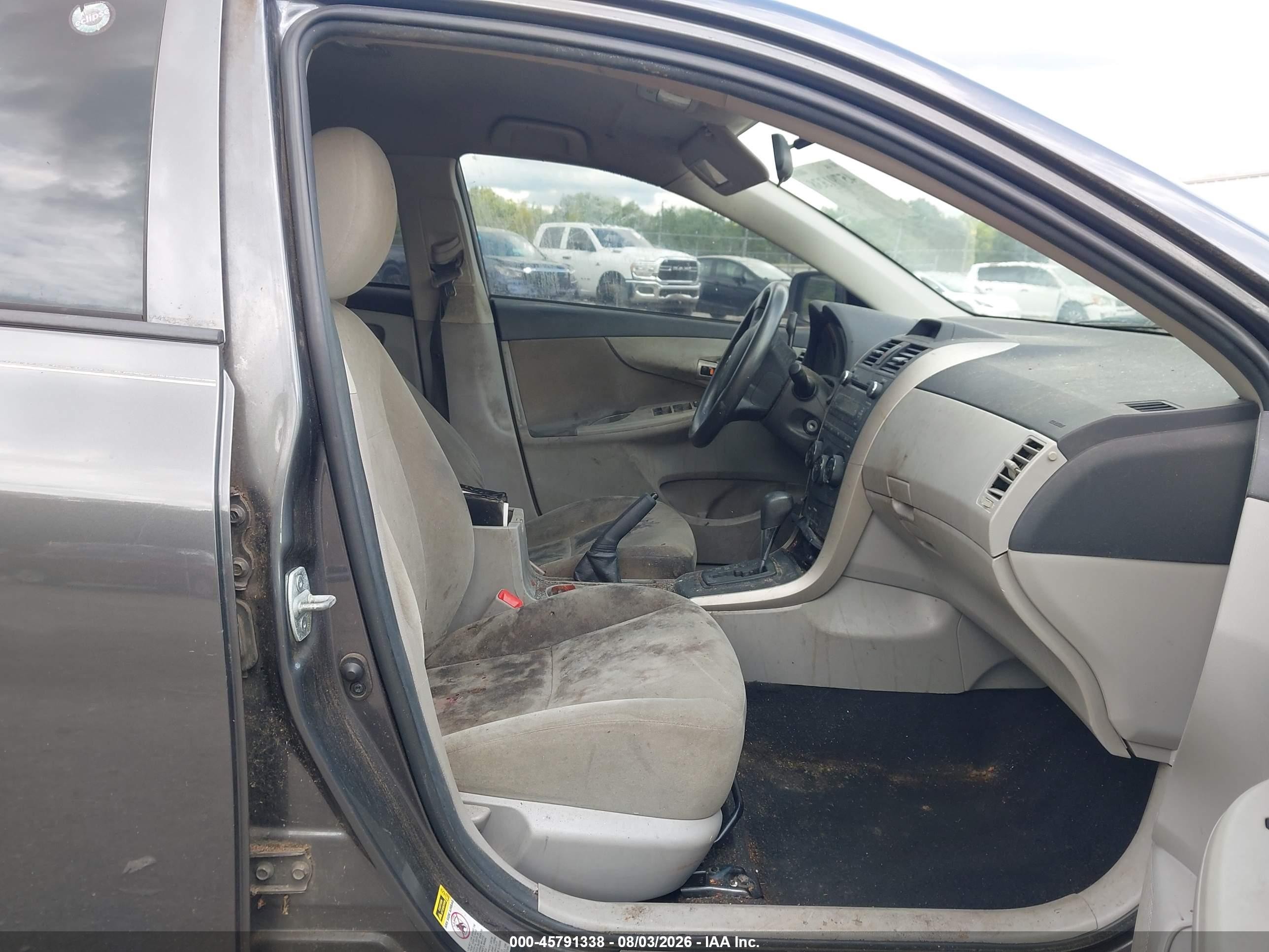 2013 Toyota Corolla L Gray vin: 5YFBU4EE7DP195857